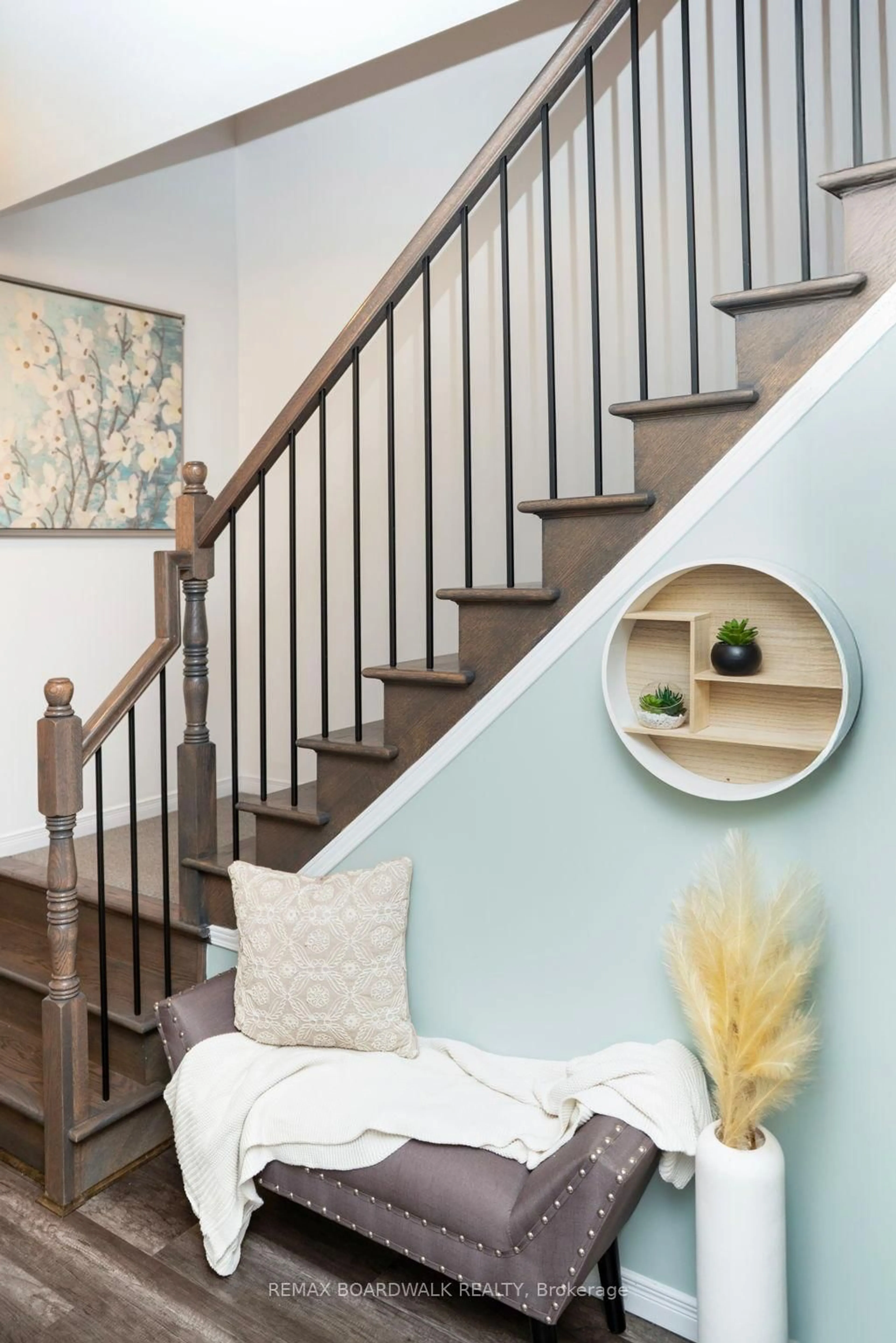 Stairs for 302 Haliburton Hts, Ottawa Ontario K2S 1S3