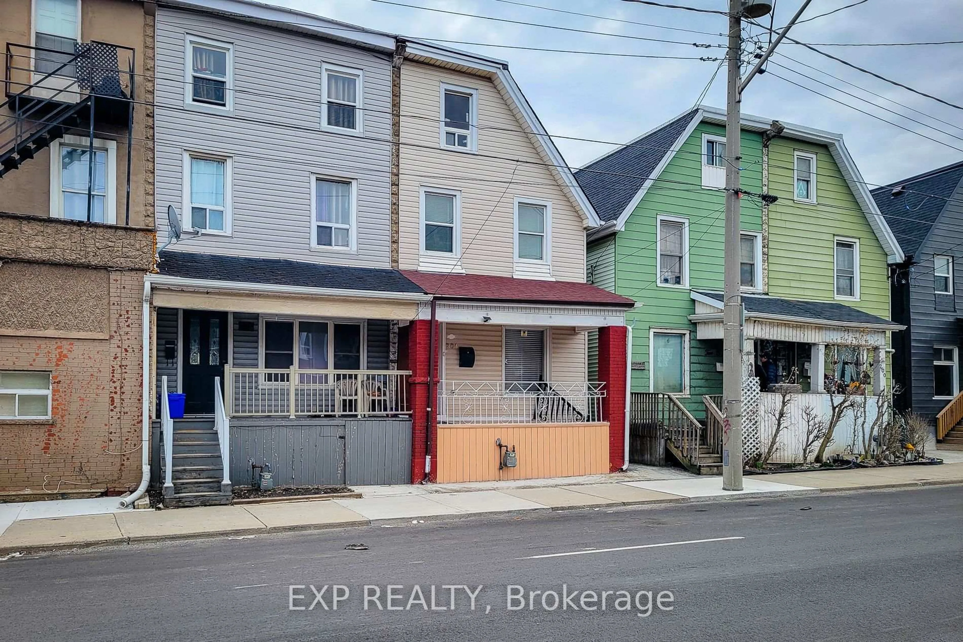 A pic from outside/outdoor area/front of a property/back of a property/a pic from drone, street for 204 Sherman Ave, Hamilton Ontario L8L 6M9