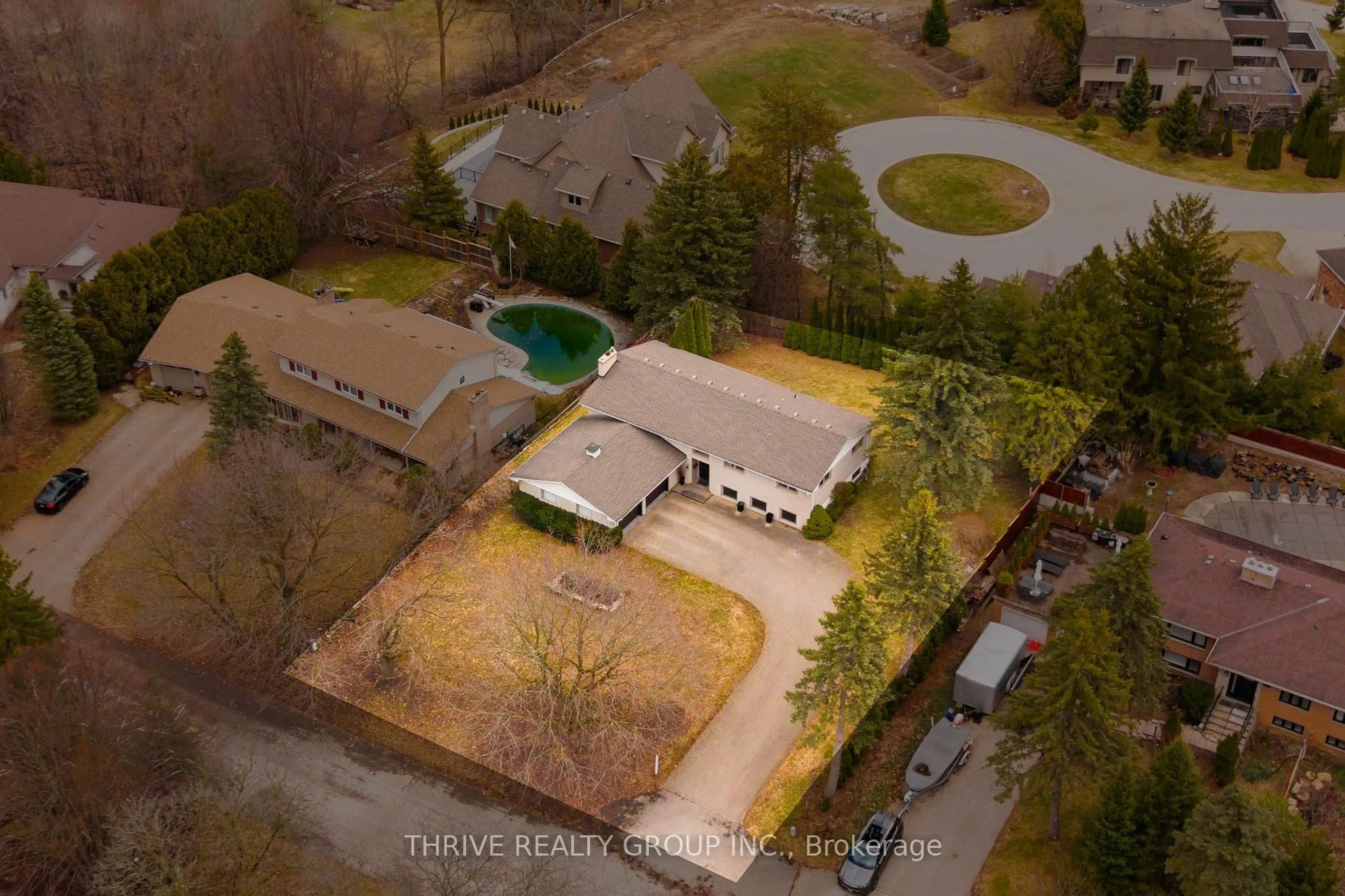 A pic from outside/outdoor area/front of a property/back of a property/a pic from drone, street for 688 Westmount Hill Dr, London South Ontario N6K 1B2