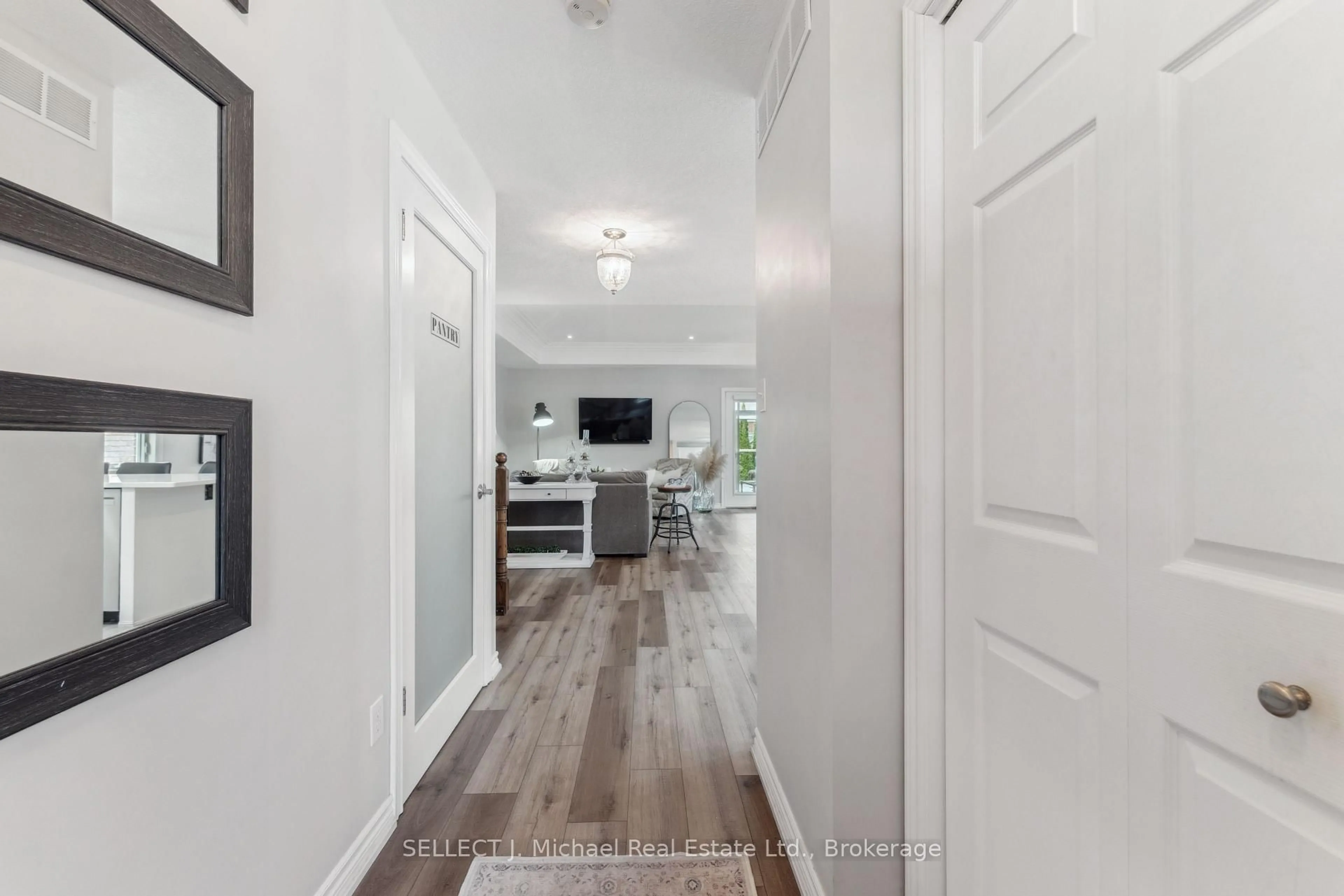 Indoor entryway for 38 Stafford St, Centre Wellington Ontario N0B 1S0