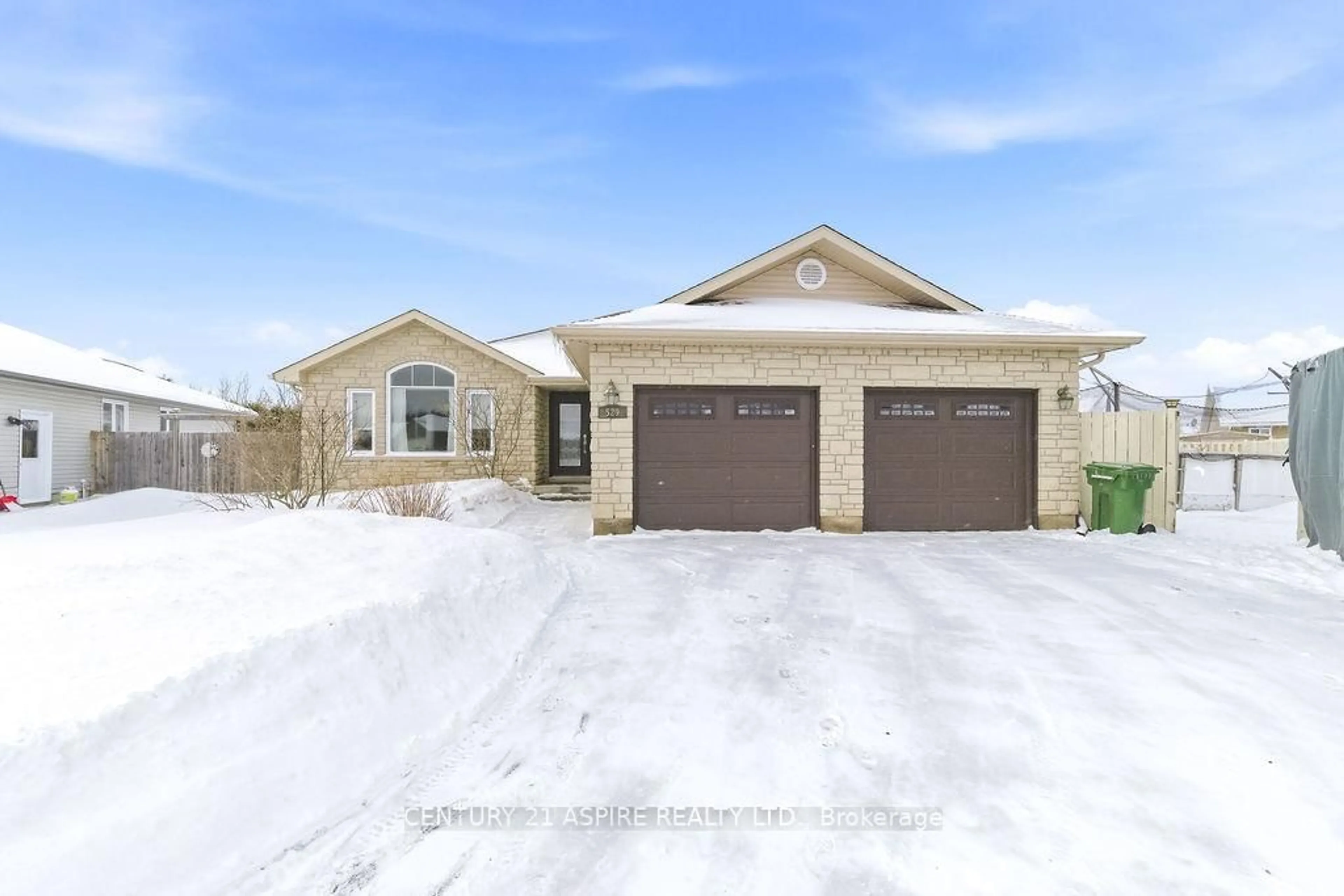 Unknown for 529 Turning Stone Cres, Petawawa Ontario K8H 0B3