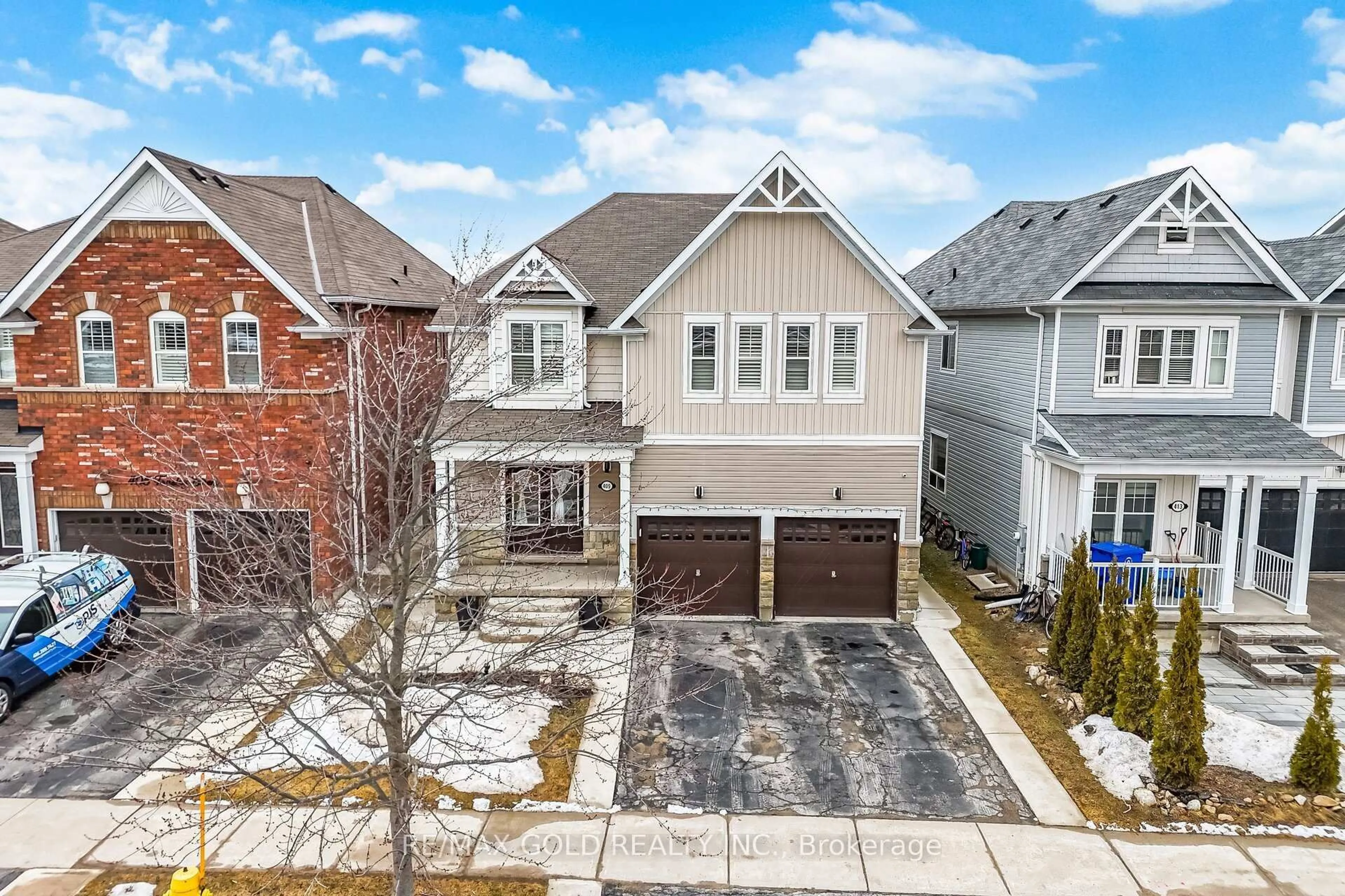 A pic from outside/outdoor area/front of a property/back of a property/a pic from drone, street for 409 Tansley St, Shelburne Ontario L9V 2S6