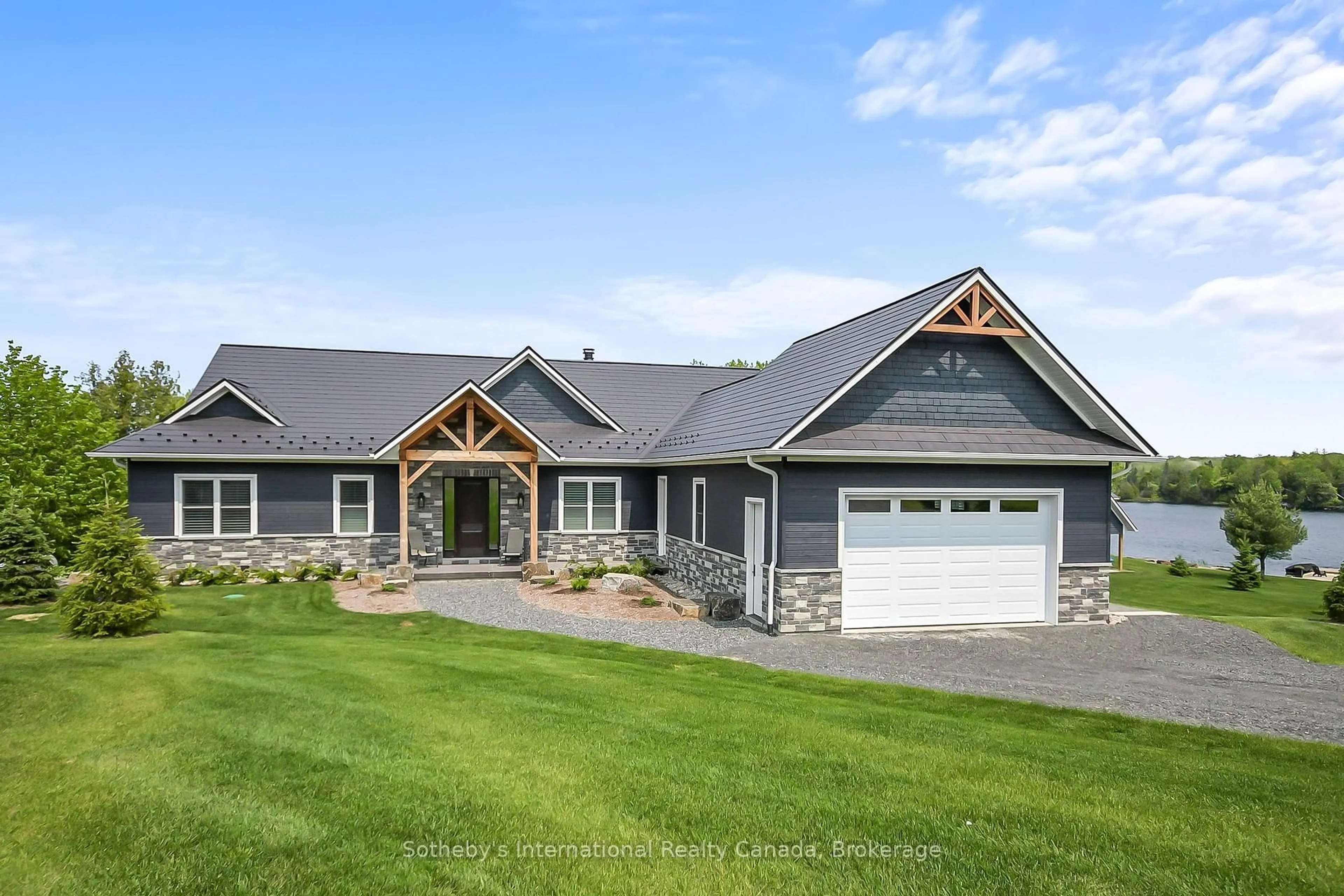 Home with vinyl exterior material, unknown for 19 Bears Paw, Whitestone Ontario P0A 1G0