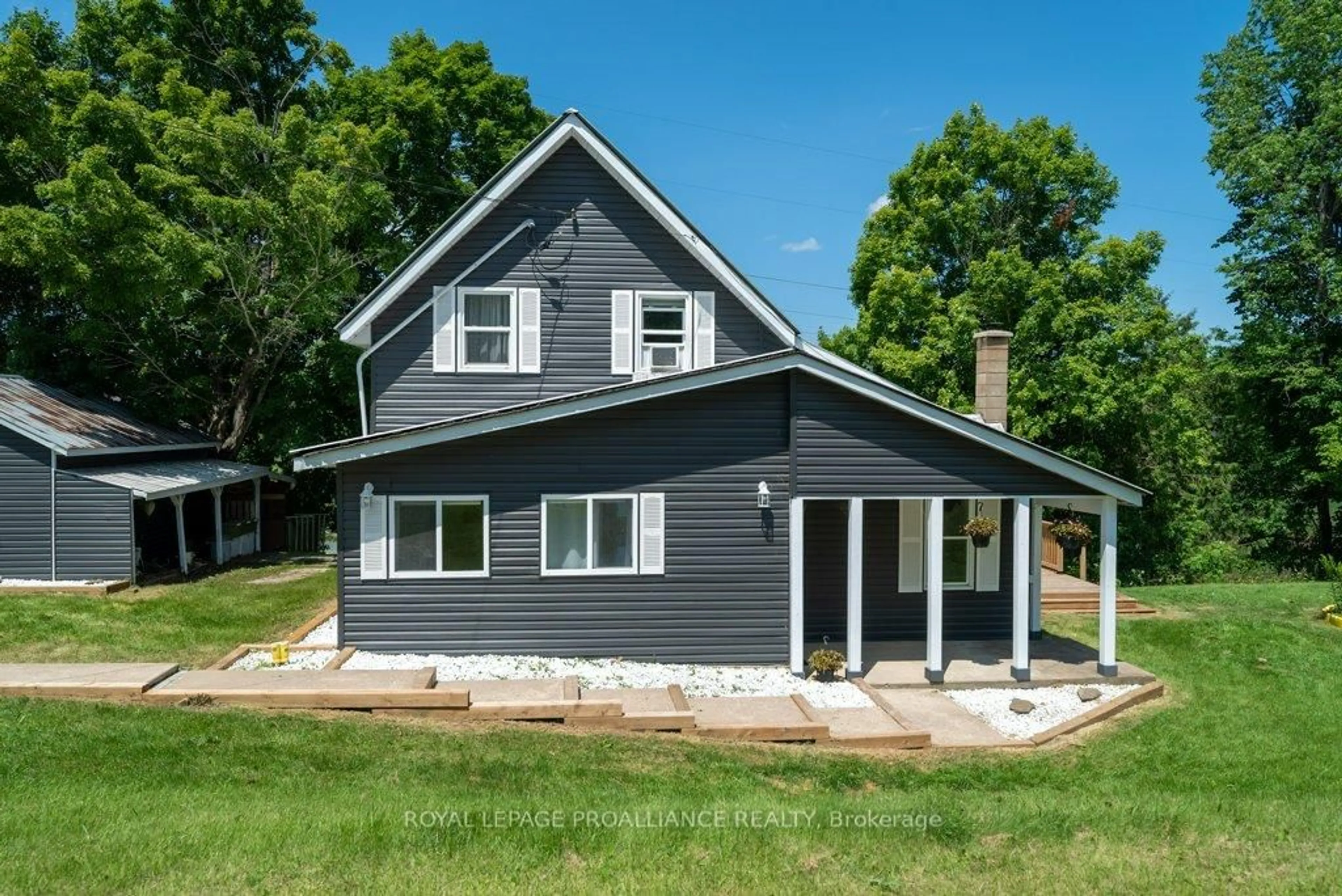 Home with vinyl exterior material, building for 4893 Road 506 Rd, Cloyne Ontario K0H 1K0