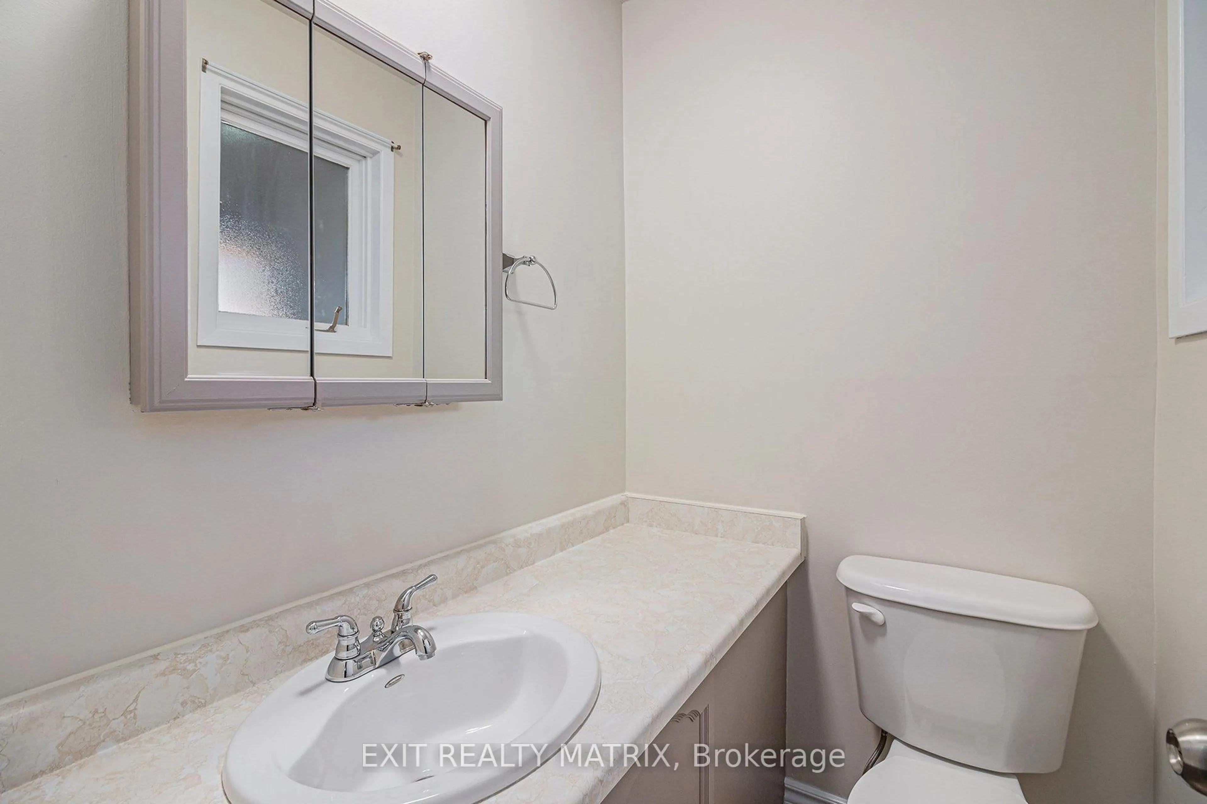 Standard bathroom, unknown for 1432 Deavy Way, Ottawa Ontario K1E 2W8