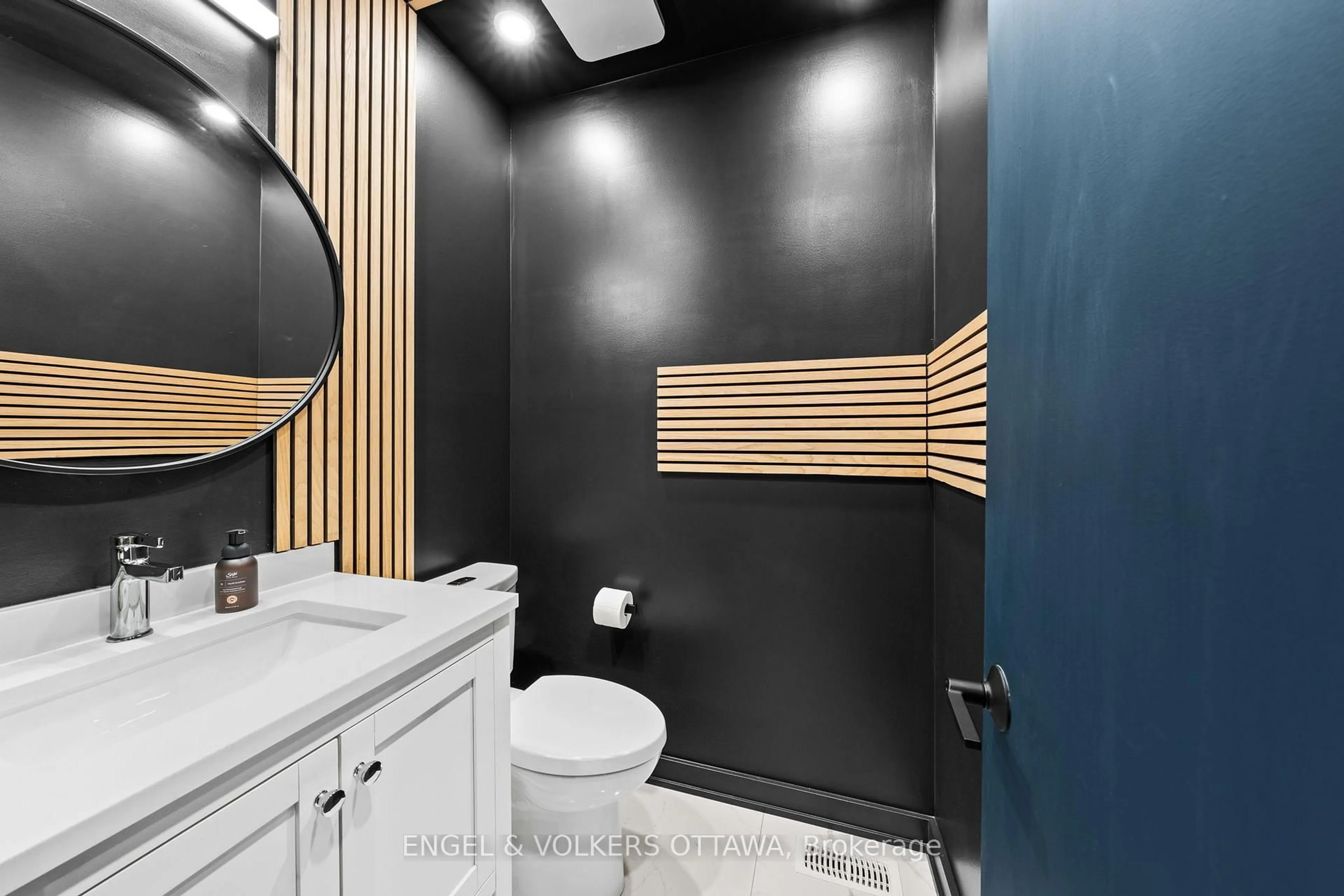 Contemporary bathroom, ceramic/tile floor for 250 Shuttleworth Dr, Ottawa Ontario K1T 0T4