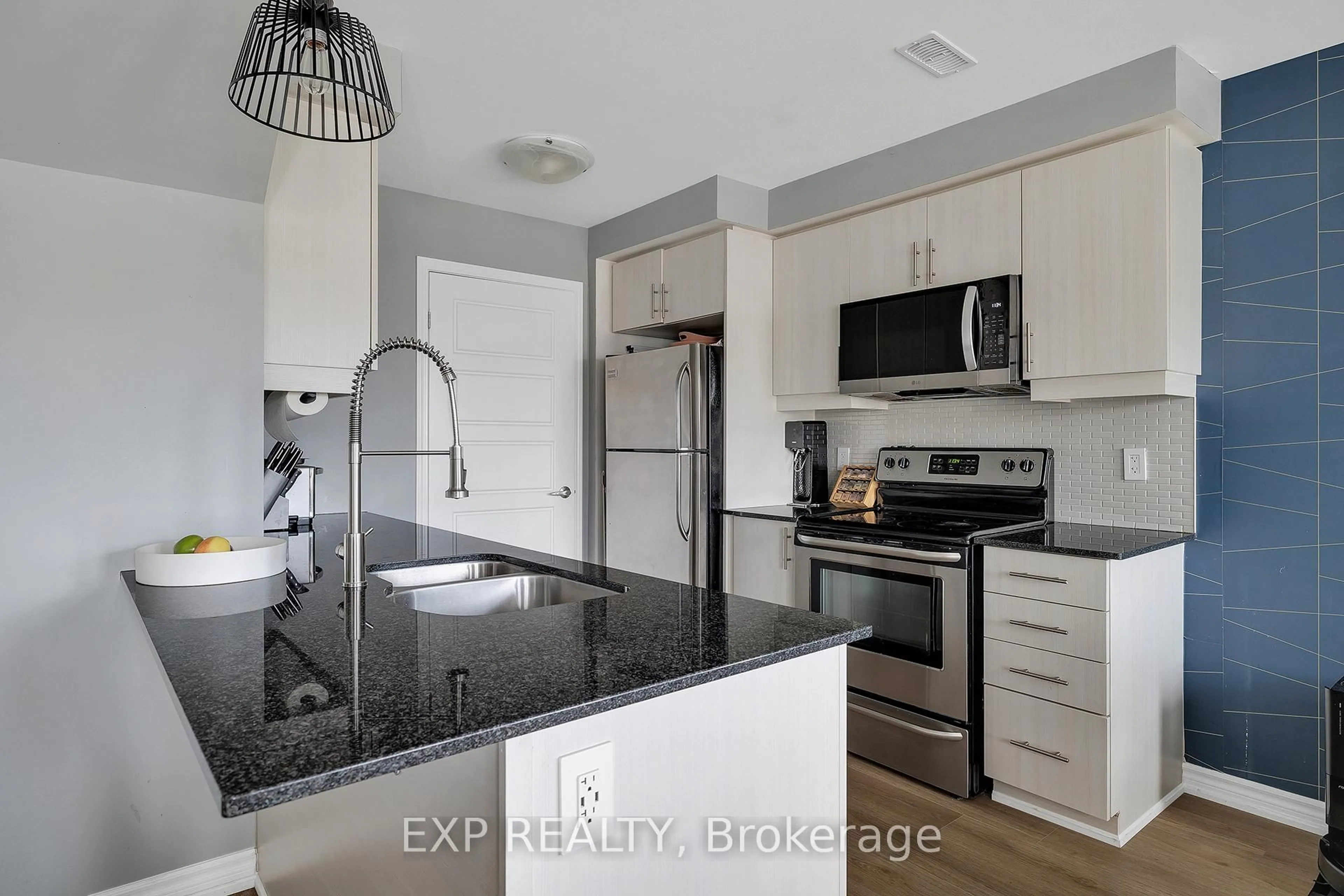 Unknown for 904 Apple Hill Lane, Kitchener Ontario N2R 1P6