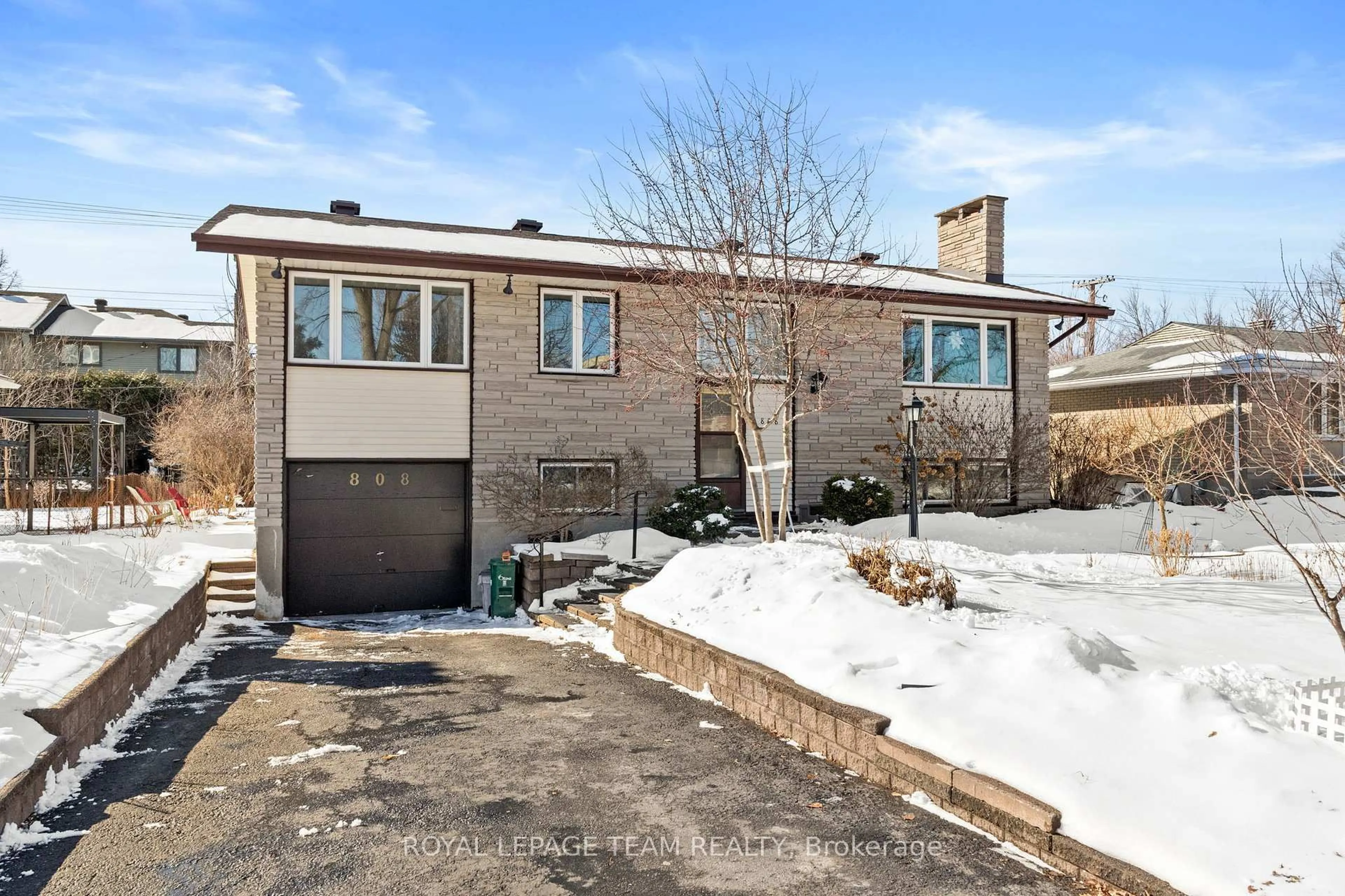 Home with brick exterior material, street for 808 Nicholson Ave, Ottawa Ontario K1V 6N5