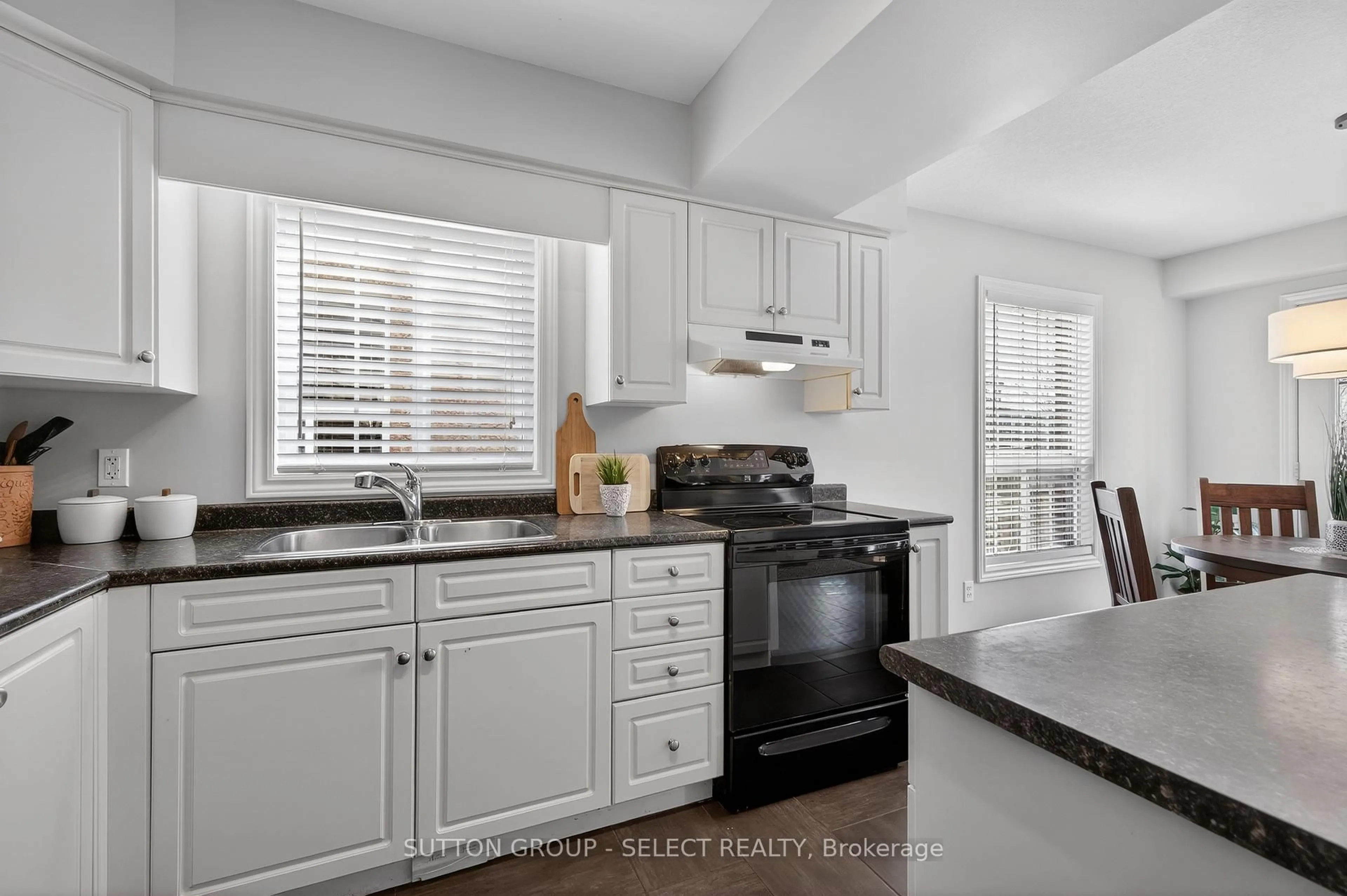 Standard kitchen, ceramic/tile floor for 1344 Pleasantview Dr, London North Ontario N5X 4P5