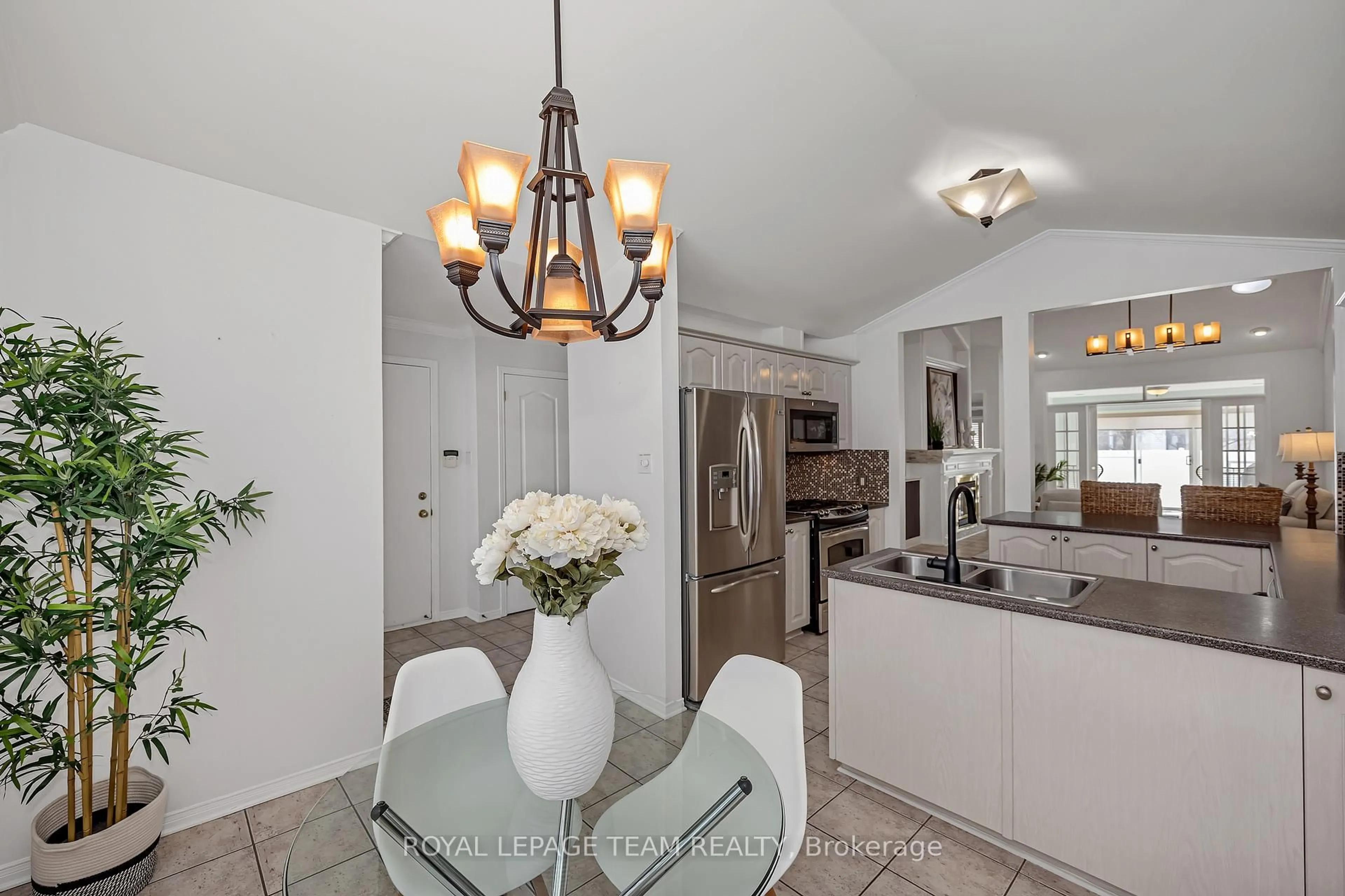 Open concept kitchen, ceramic/tile floor for 43 Settler's Ridge Way, Ottawa Ontario K2J 4V2