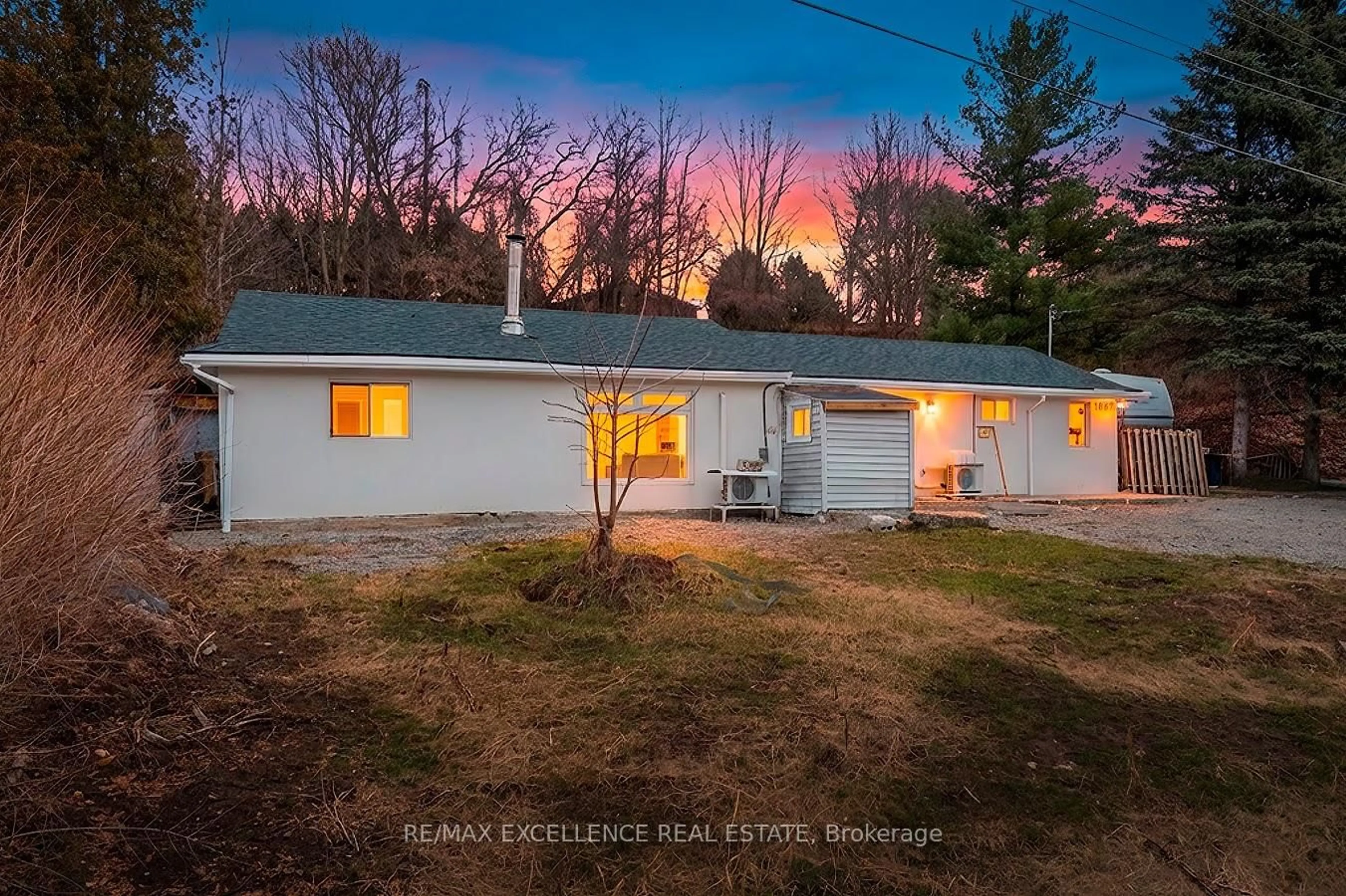 A pic from outside/outdoor area/front of a property/back of a property/a pic from drone, unknown for 1867 Brantford Highway, North Dumfries Ontario N1R 5S6