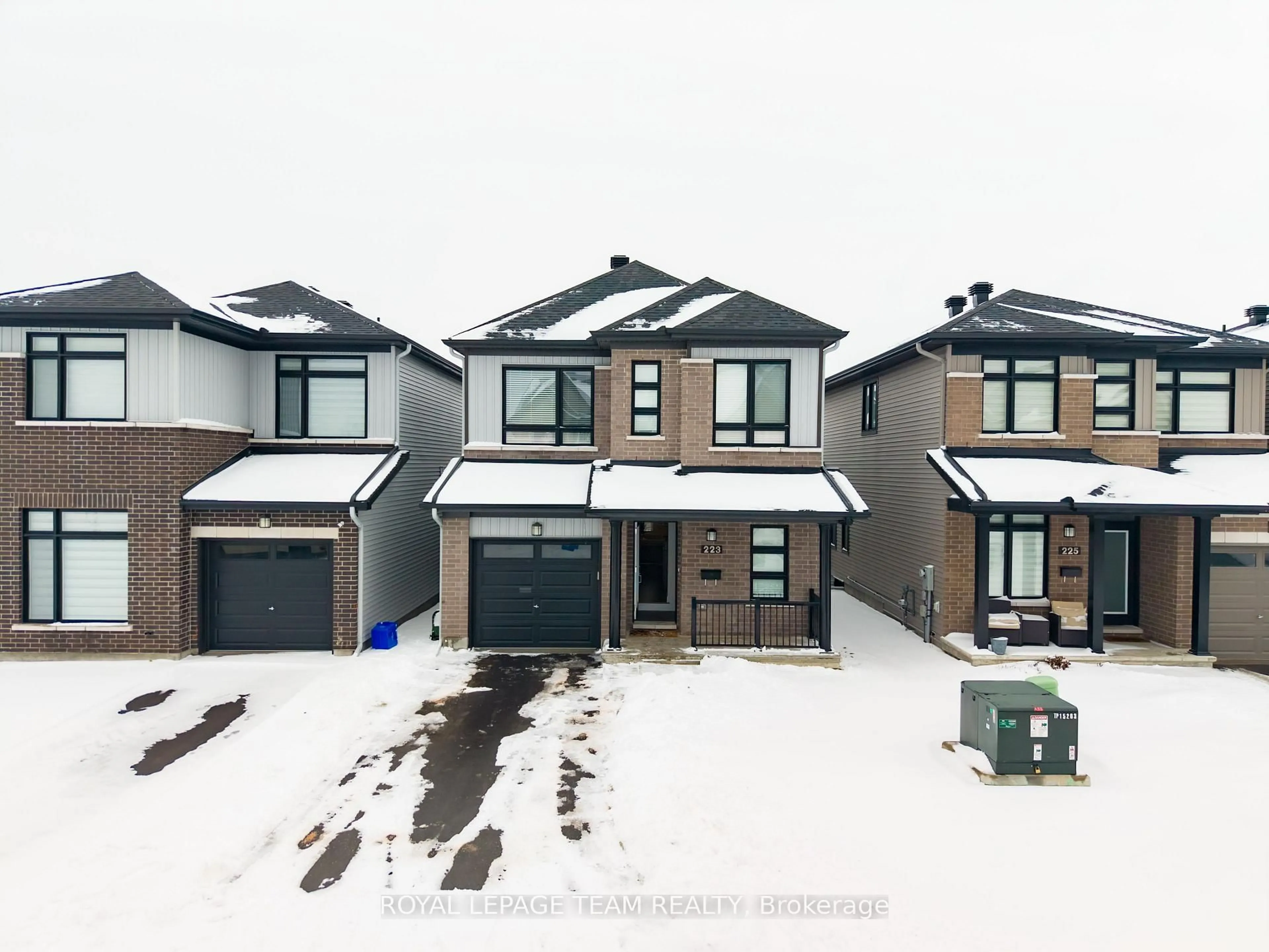 A pic from outside/outdoor area/front of a property/back of a property/a pic from drone, street for 223 Turnbuckle Cres, Ottawa Ontario K2J 7B7