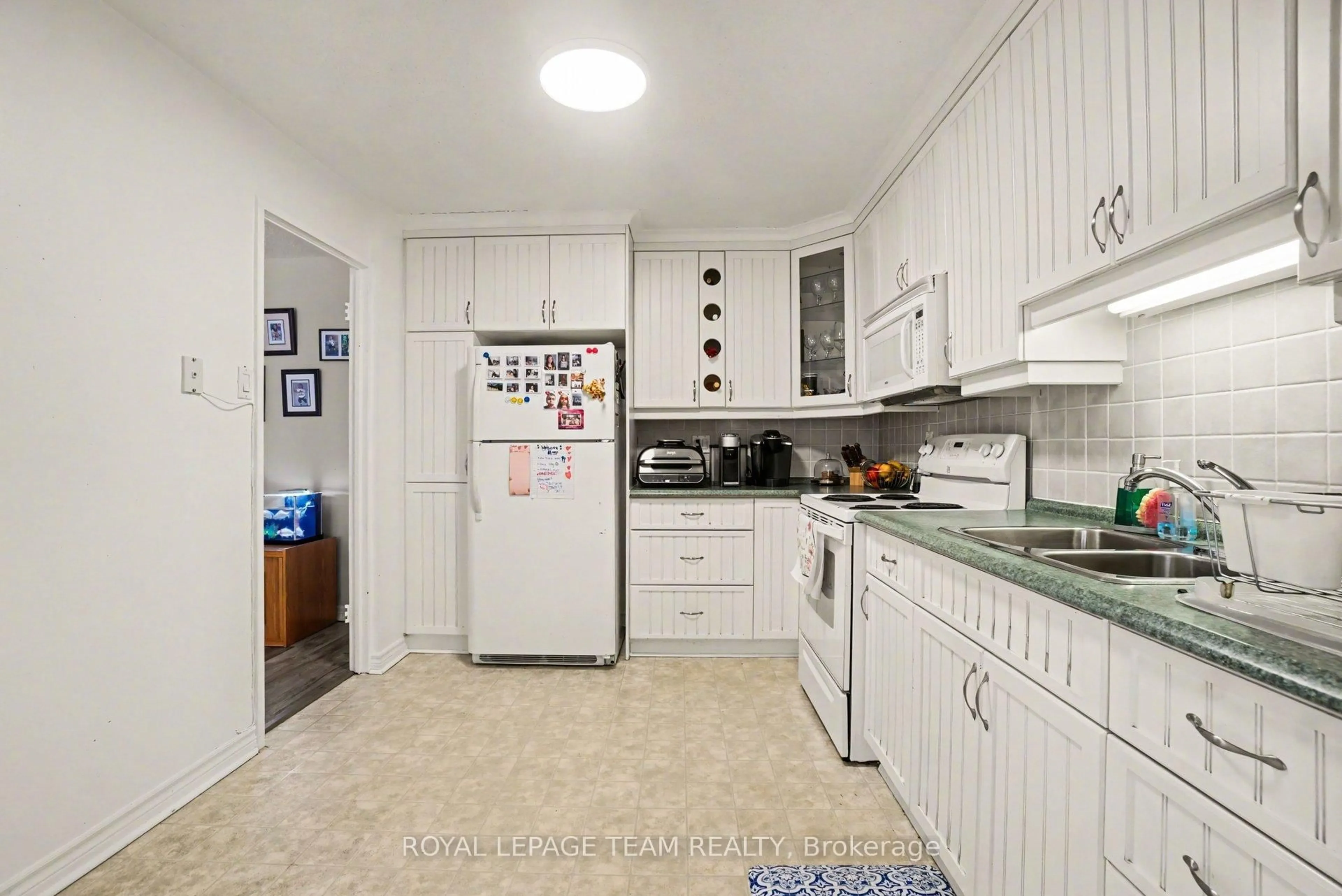 Standard kitchen, ceramic/tile floor for 1485 Baseline Rd #509, Ottawa Ontario K2C 3L8