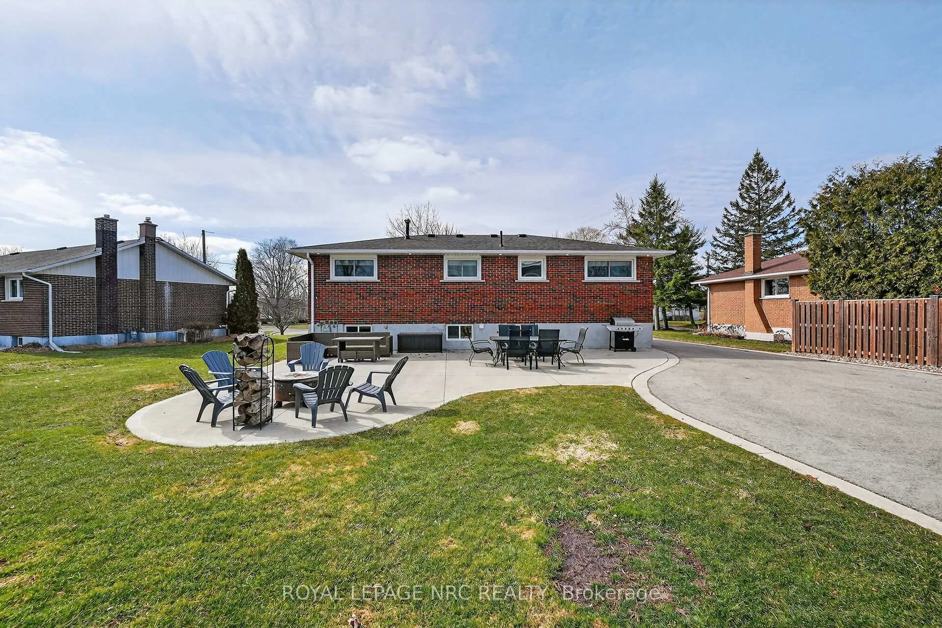 Patio, unknown for 171 Morgan Ave, West Lincoln Ontario L0R 2A0