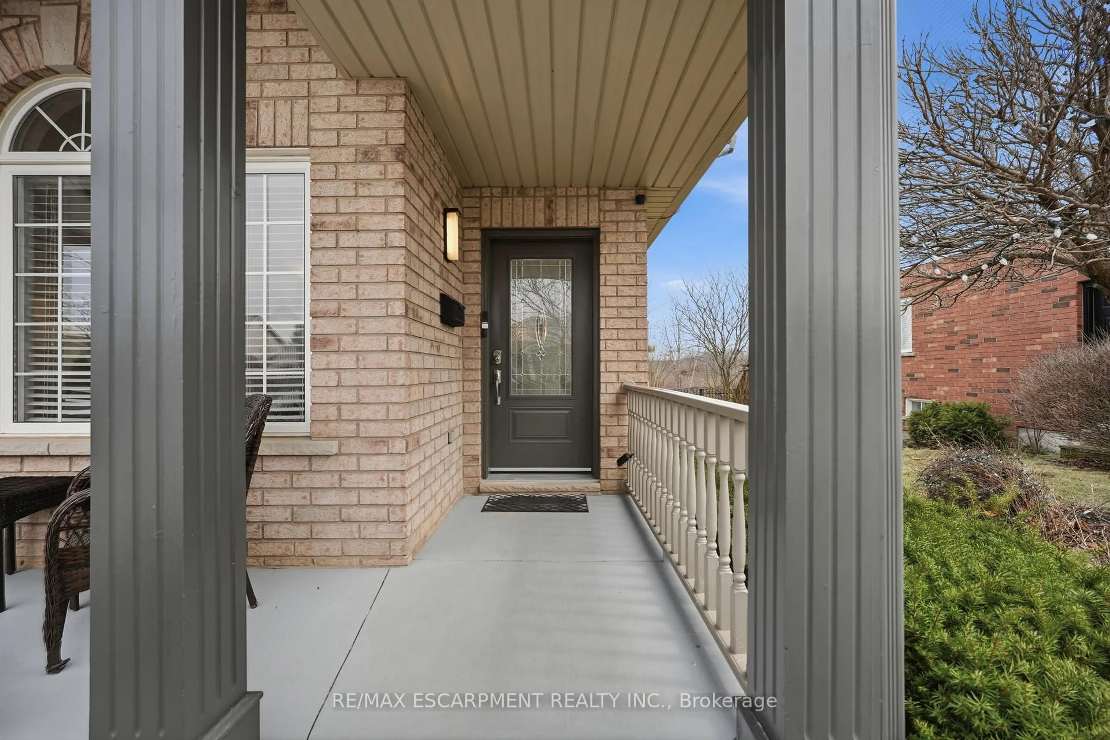 Indoor entryway for 4055 Ashby Dr, Lincoln Ontario L3J 0G6