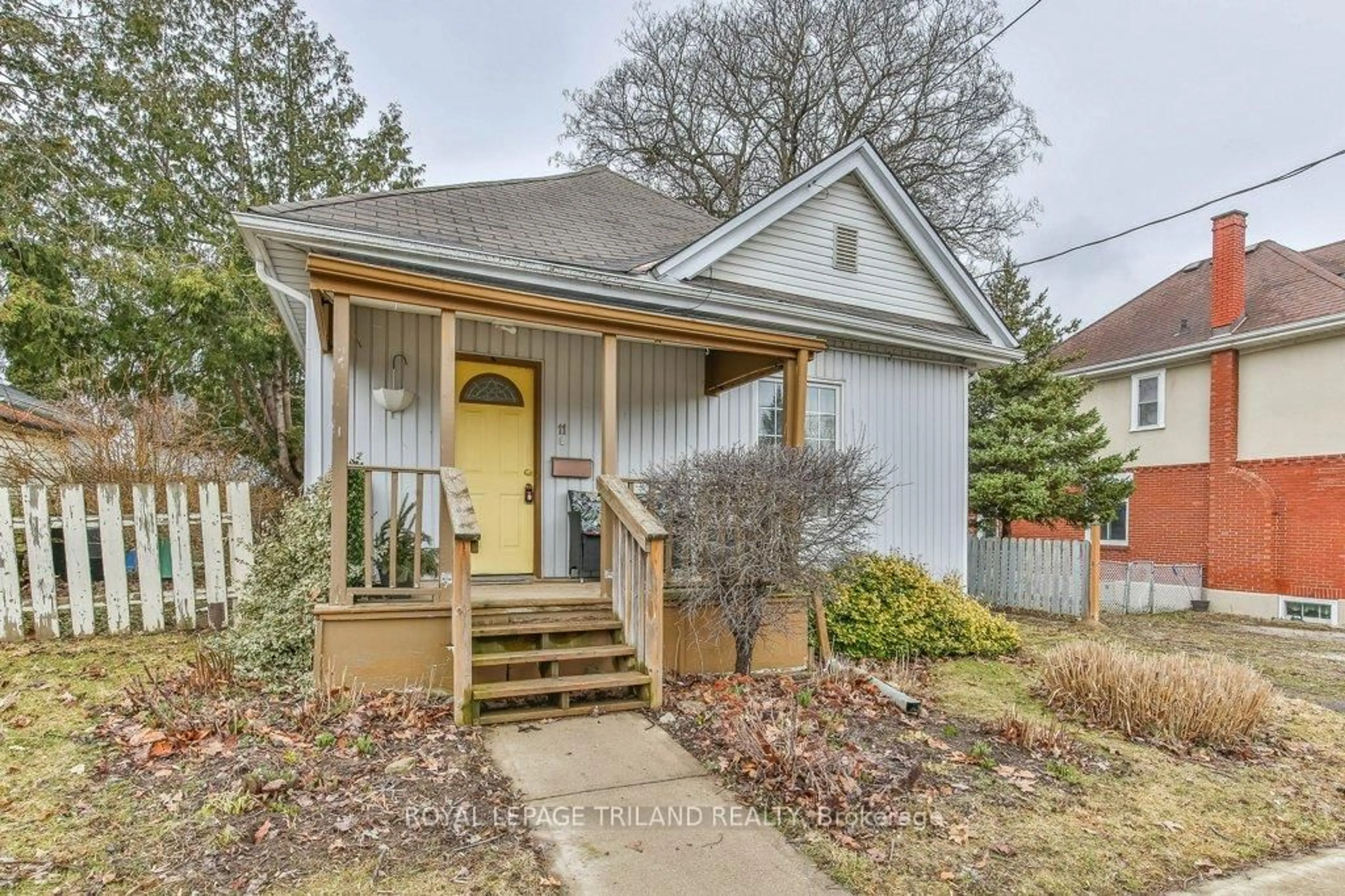 Unknown for 11 MACKAY Ave, London South Ontario N6J 2T5