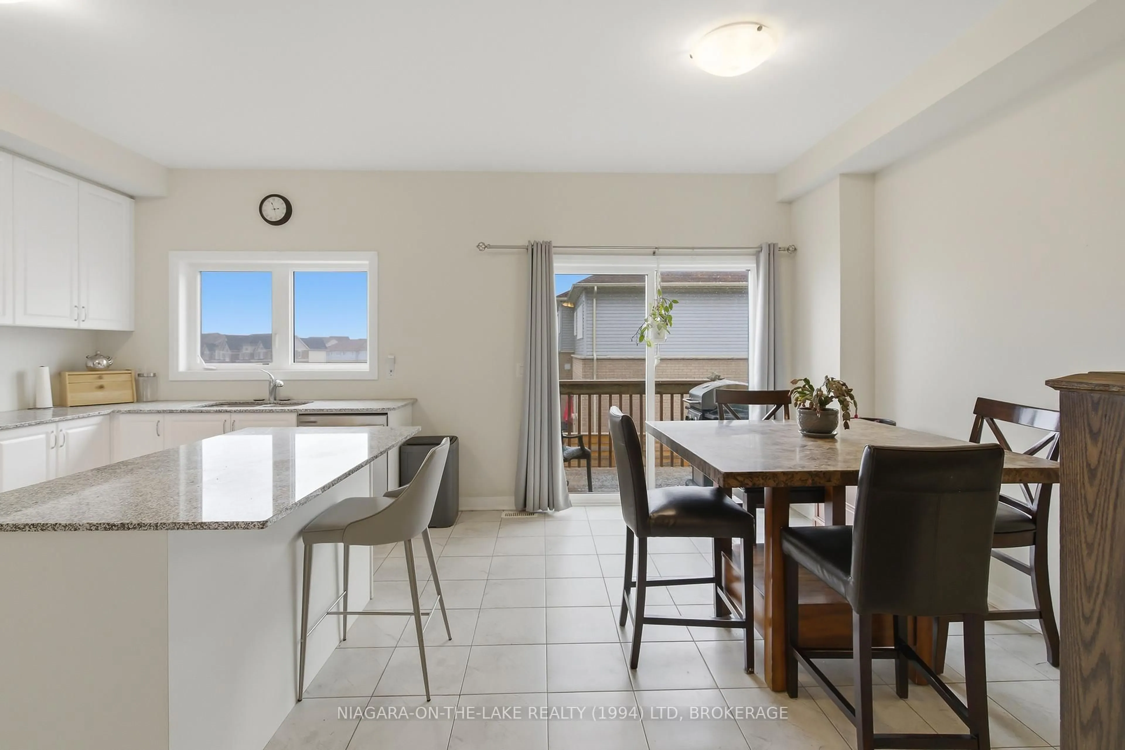 Unknown for 4018 Frachioni Dr, Lincoln Ontario L3J 0R8