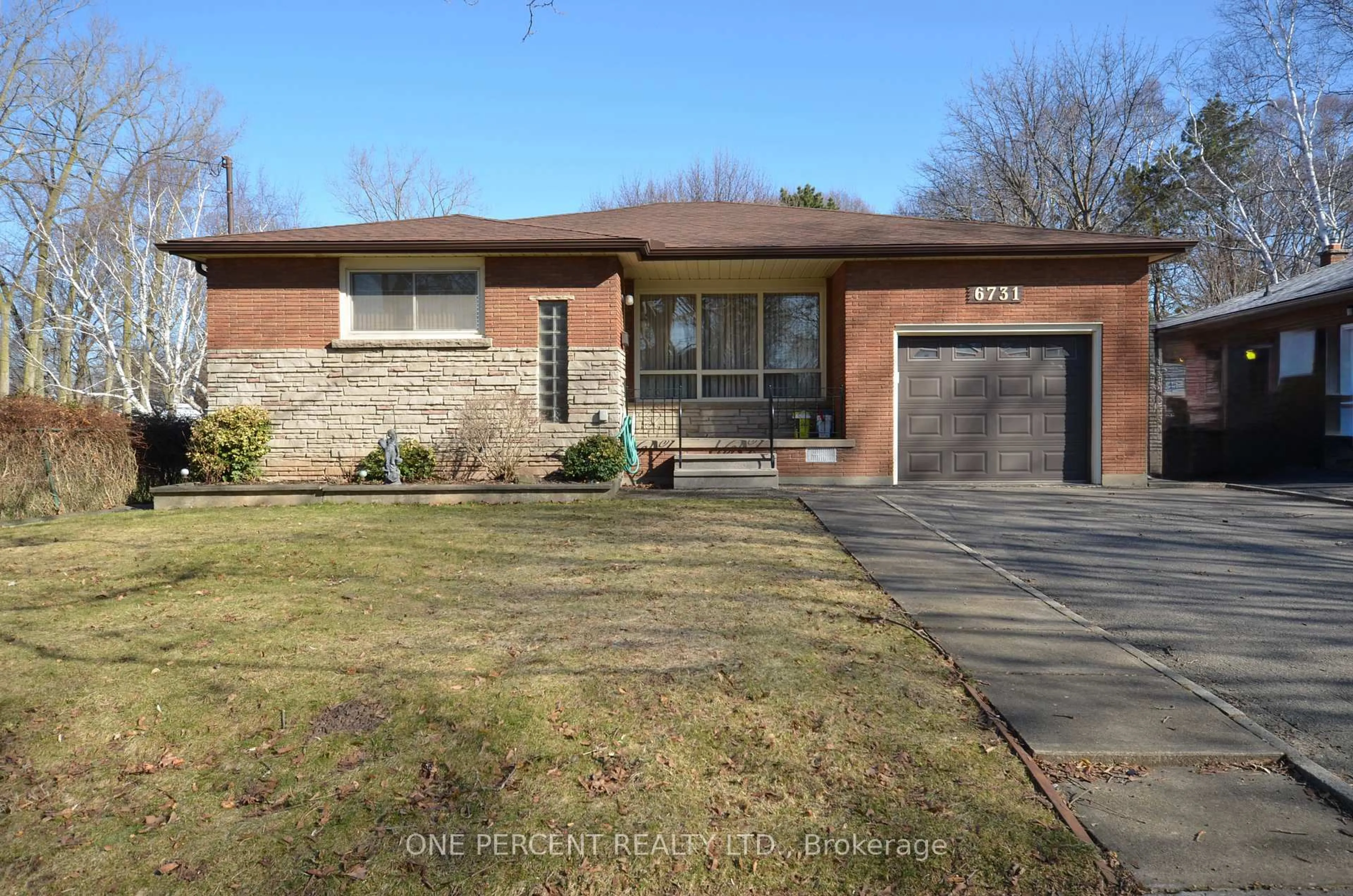 Home with brick exterior material, street for 6731 Freeman St, Niagara Falls Ontario L2E 5T8