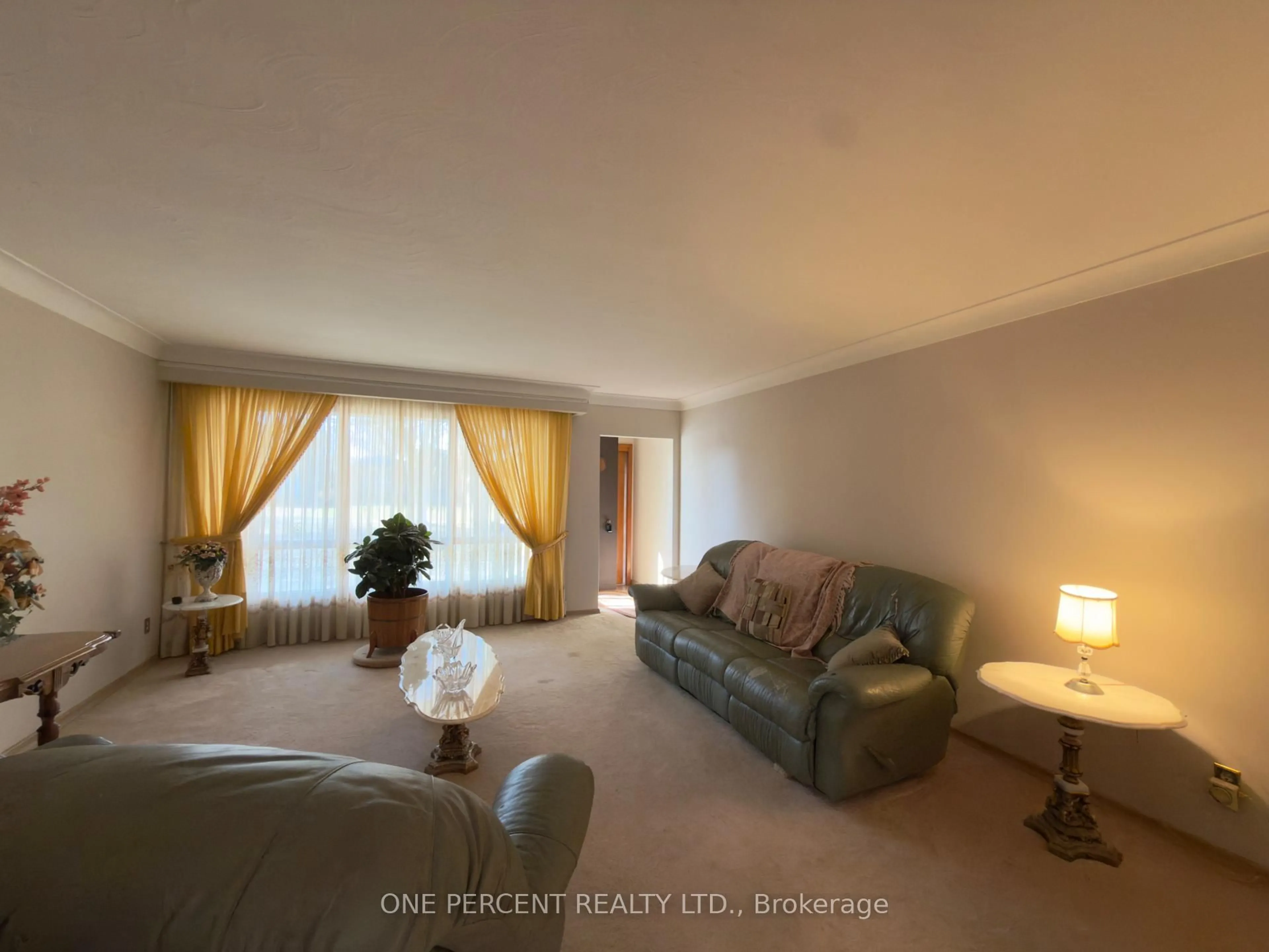 Living room with furniture, unknown for 6731 Freeman St, Niagara Falls Ontario L2E 5T8