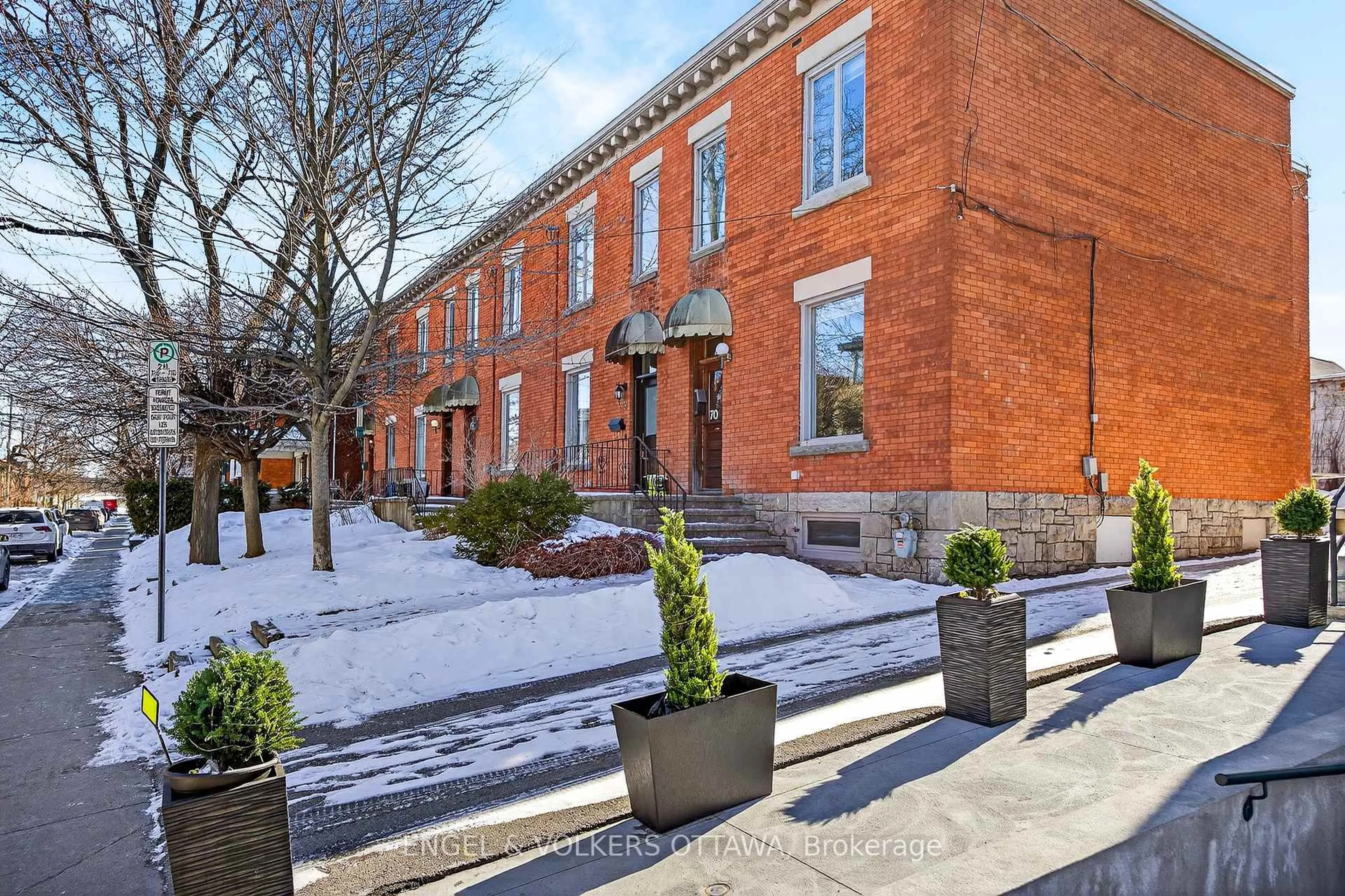 Home with brick exterior material, street for 70 Fourth Ave, Ottawa Ontario K1S 2L2