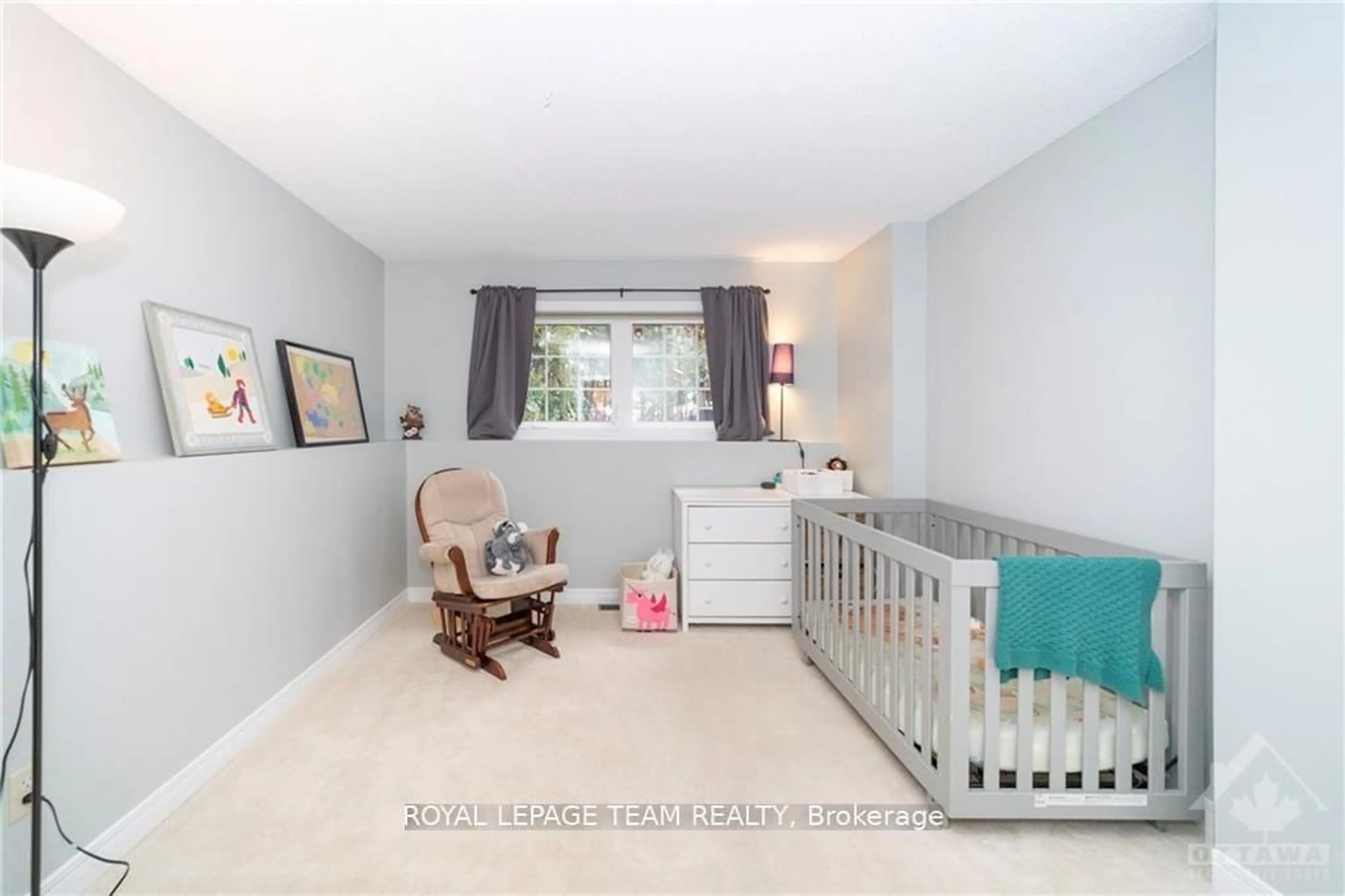 A pic of a room for 2982 Richmond Rd, Ottawa Ontario K2B 6S7