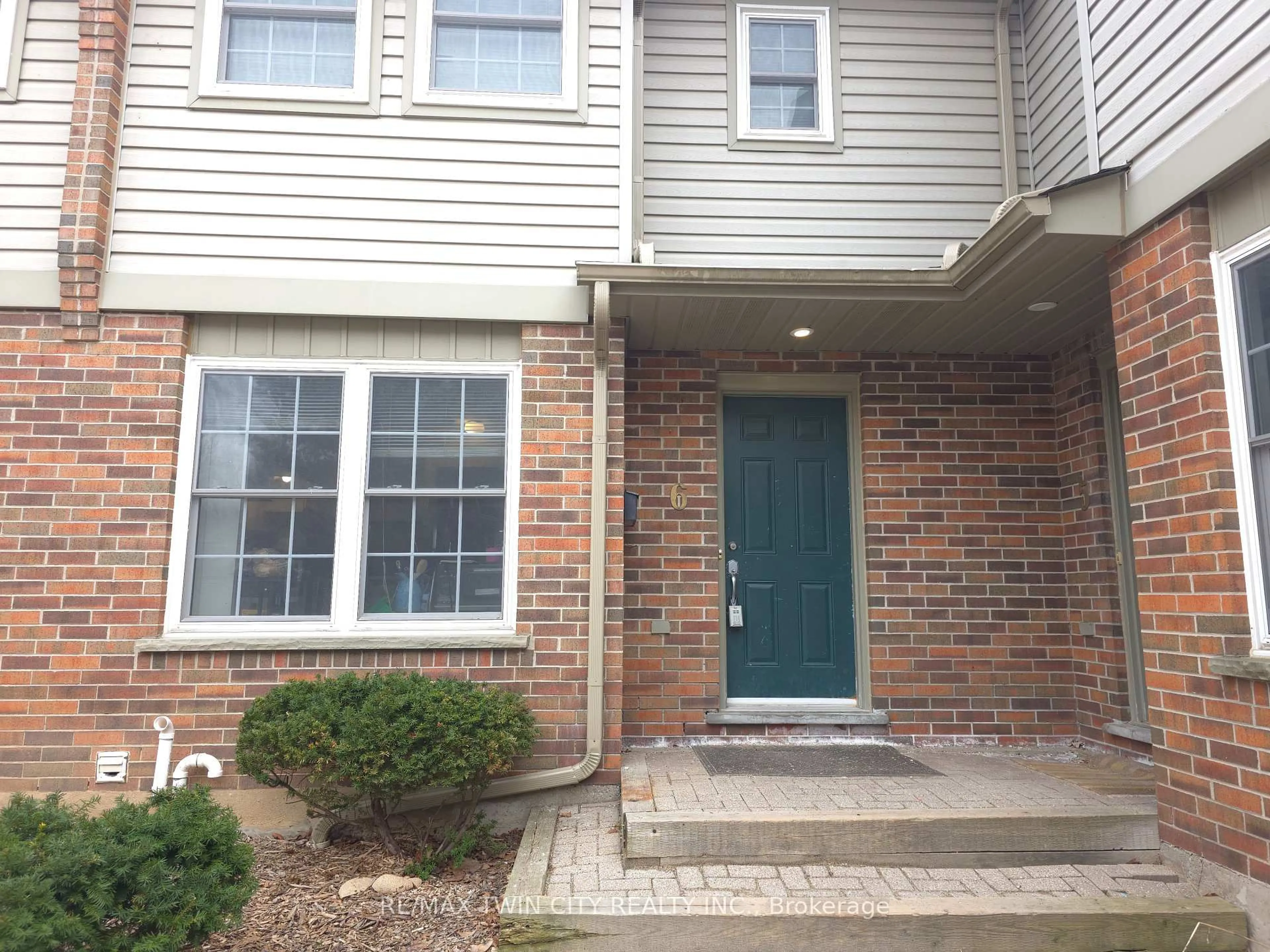 Unknown for 250 Keats Way #6, Waterloo Ontario N2L 6J5