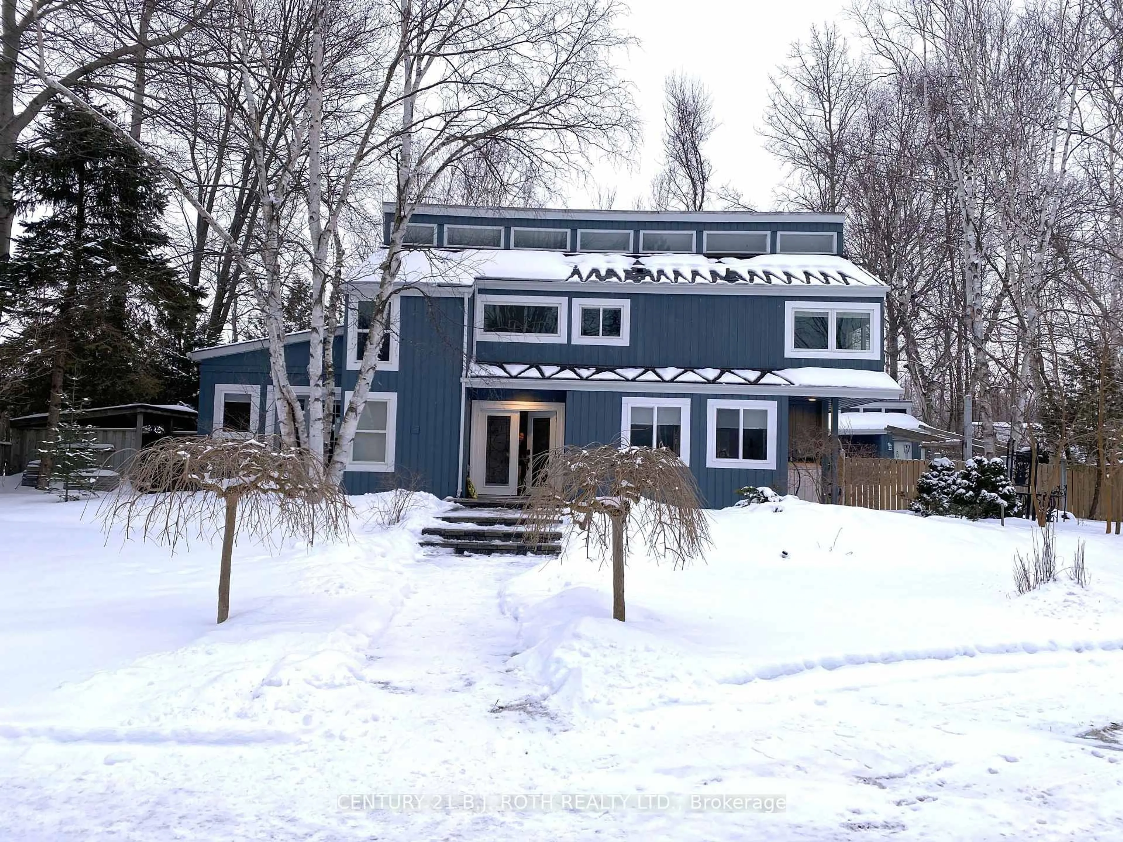 A pic from outside/outdoor area/front of a property/back of a property/a pic from drone, street for 209846 26 Highway, Blue Mountains Ontario L9Y 0L1