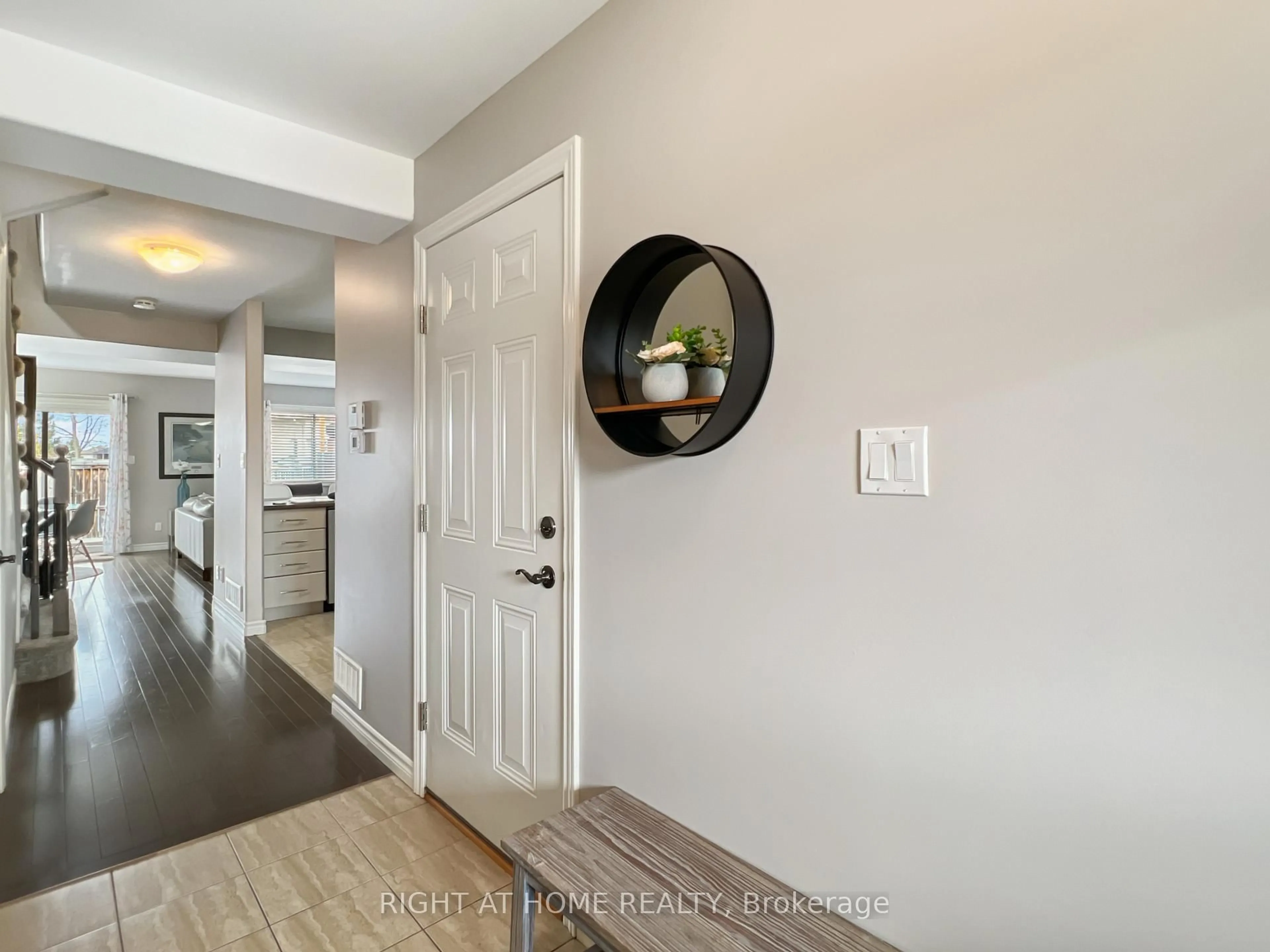 Indoor entryway for 26 Princeton Pl, Belleville Ontario K8N 0B2