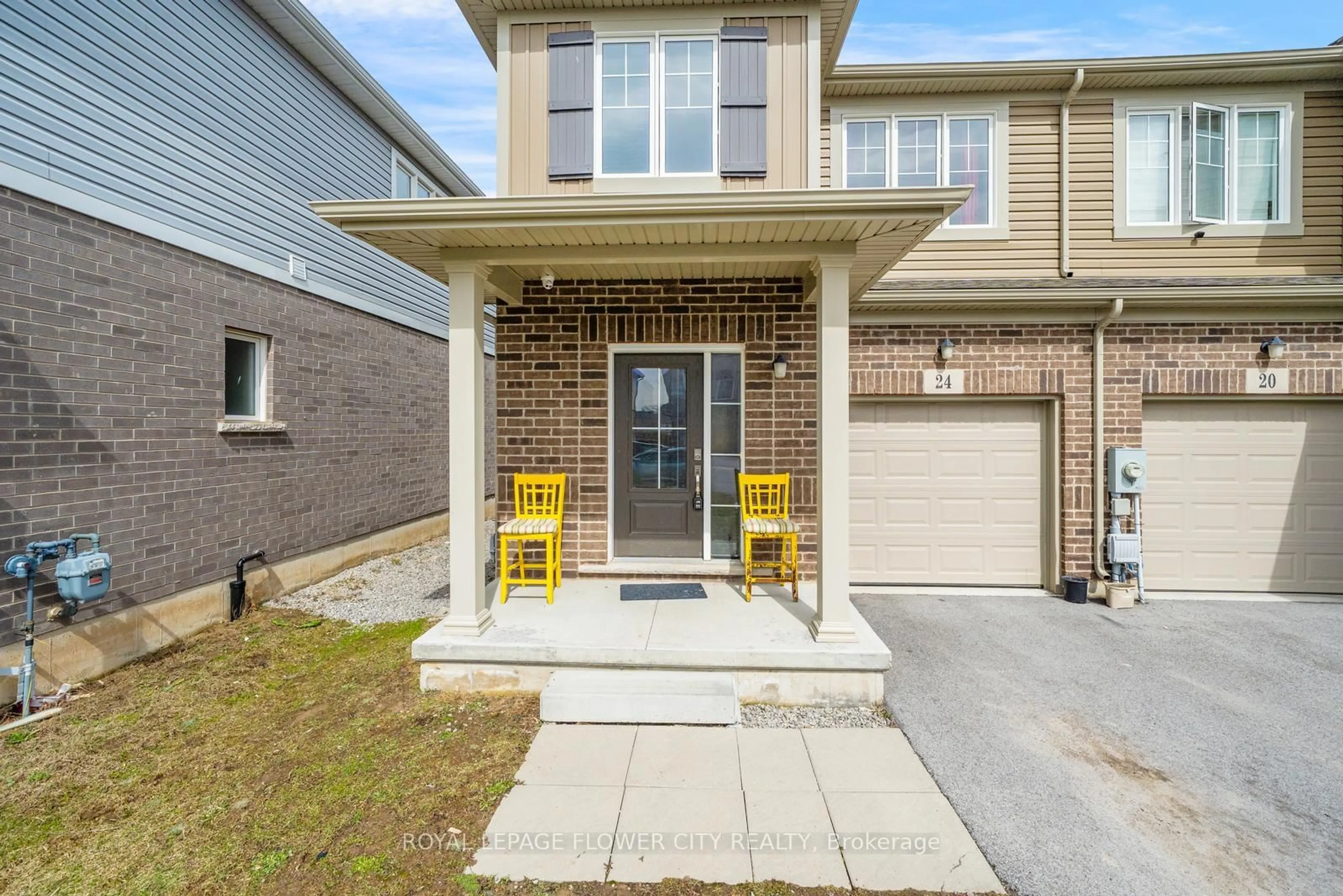 Home with brick exterior material, street for 24 Sycamore St, Welland Ontario L3C 0H8