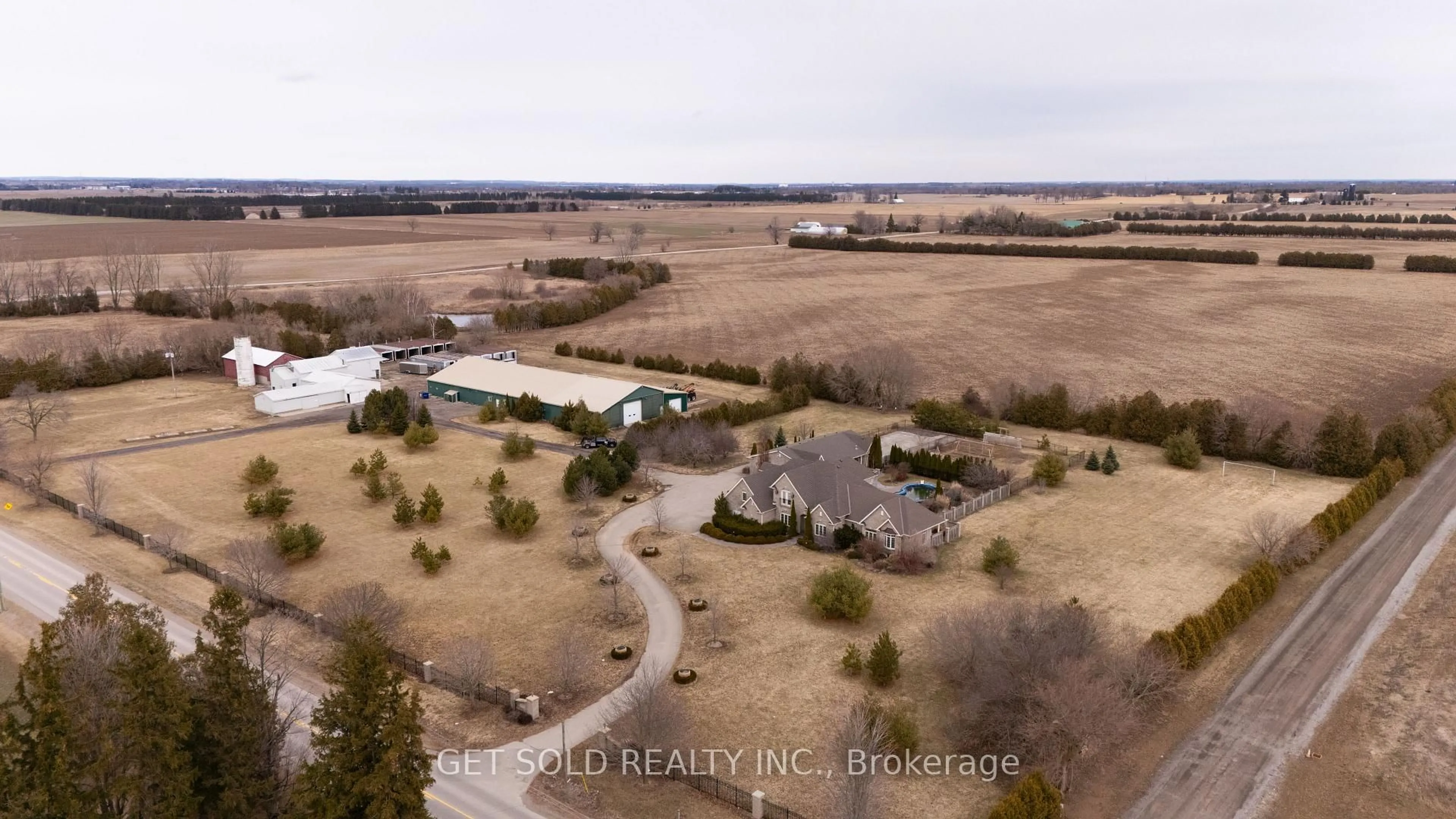 A pic from outside/outdoor area/front of a property/back of a property/a pic from drone, unknown for 214 Maple Ave, Brant Ontario N0E 1A0