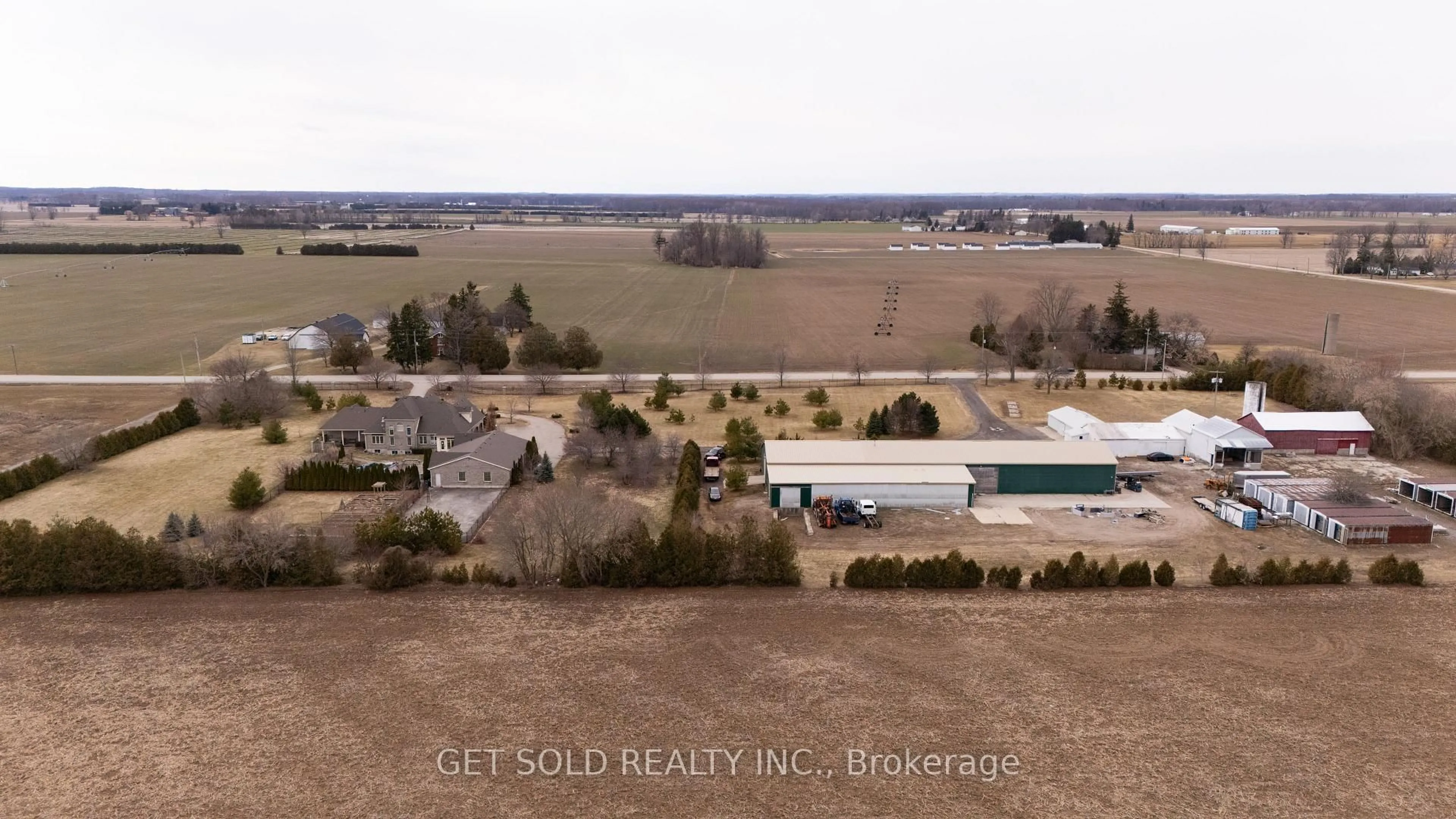 A pic from outside/outdoor area/front of a property/back of a property/a pic from drone, unknown for 214 Maple Ave, Brant Ontario N0E 1A0