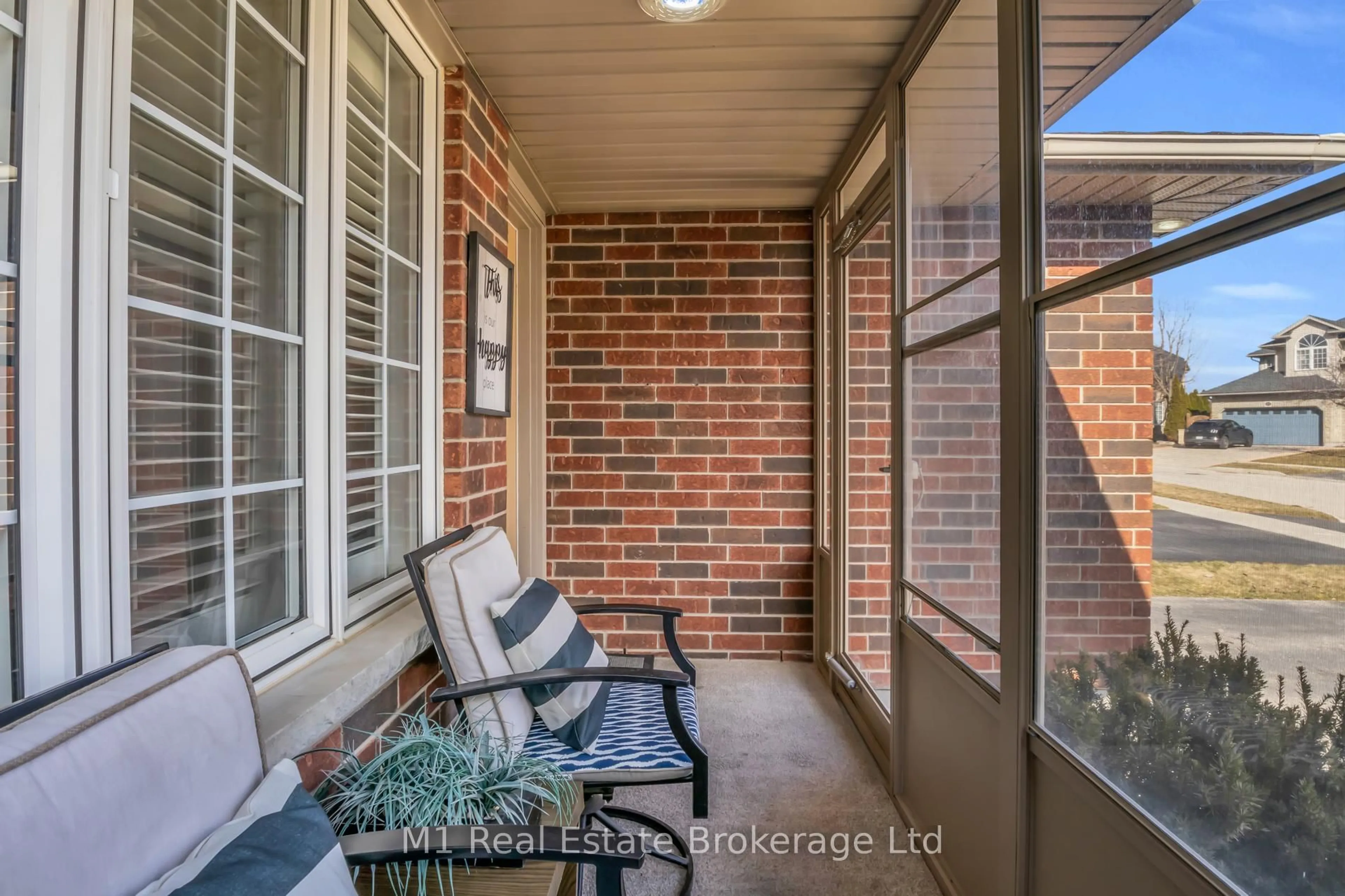 Patio, street for 30 Creekside Dr, Guelph Ontario N1E 0C2