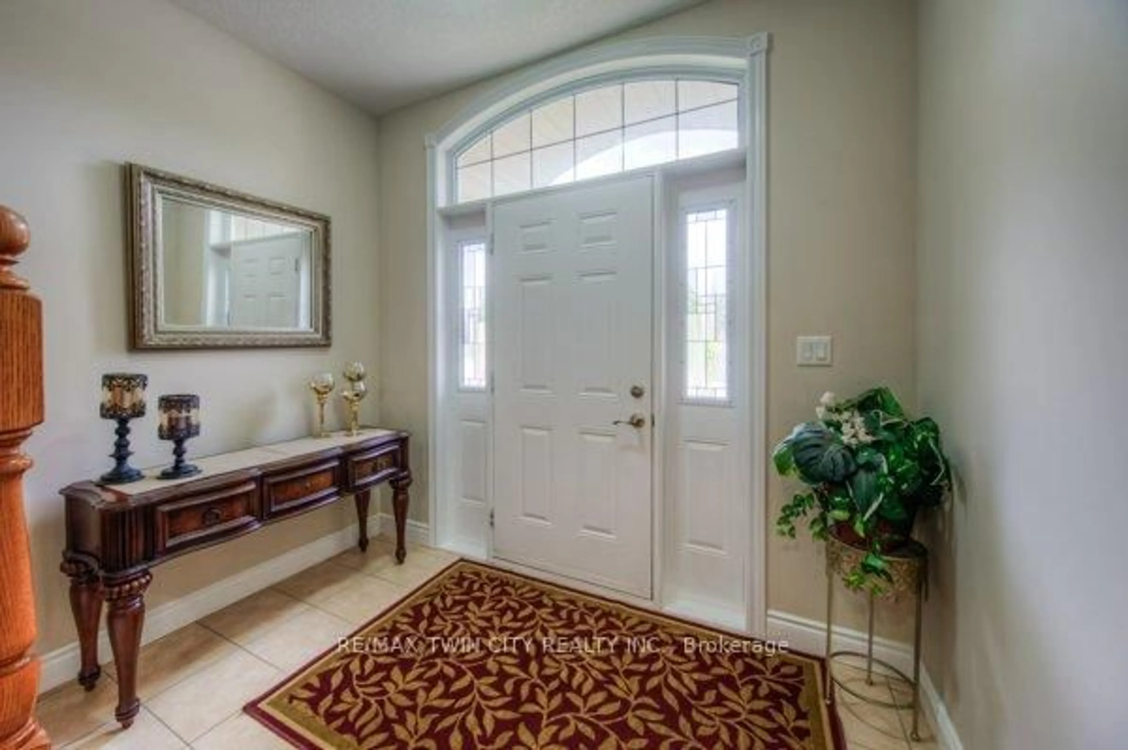 Indoor entryway for 504 Wood Nettle Way, Waterloo Ontario N2V 2Y1