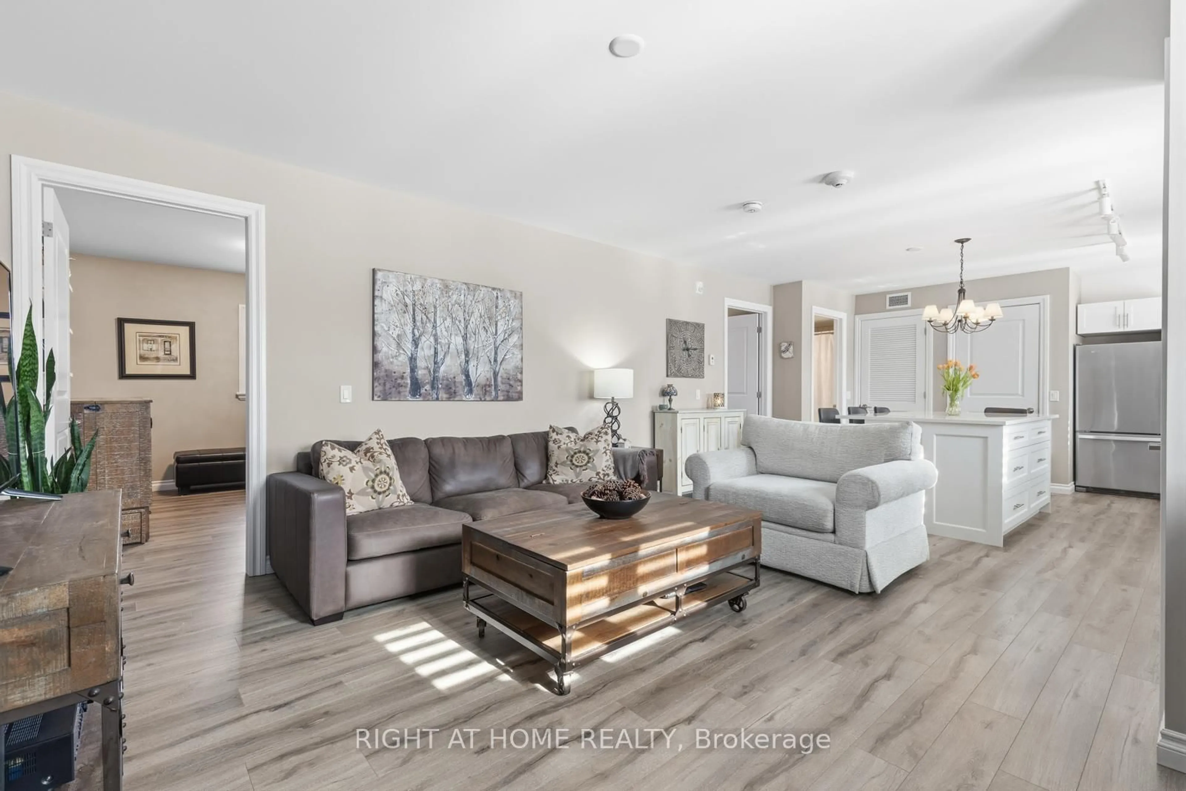 Living room with furniture, unknown for 25 King St, Kawartha Lakes Ontario K9V 1C4