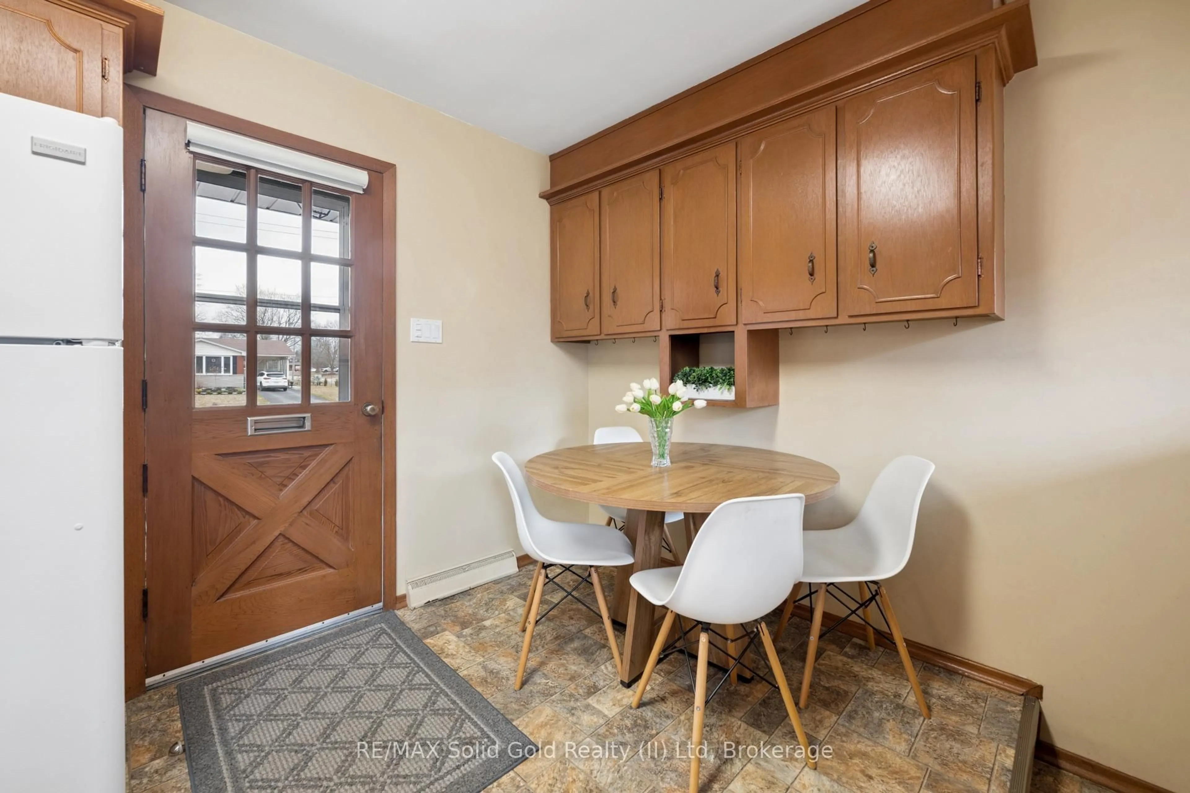 Dining room, unknown for 21 Meadowlark Rd, Woolwich Ontario N3B 1T7