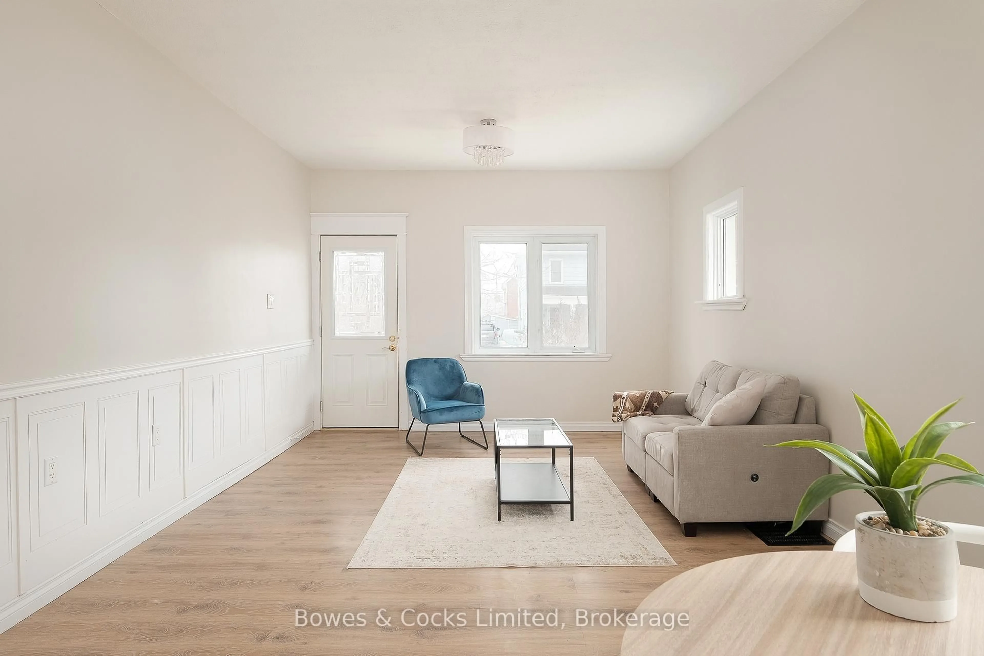 Living room with furniture, unknown for 164 Prince St, Peterborough Ontario K9J 2A4