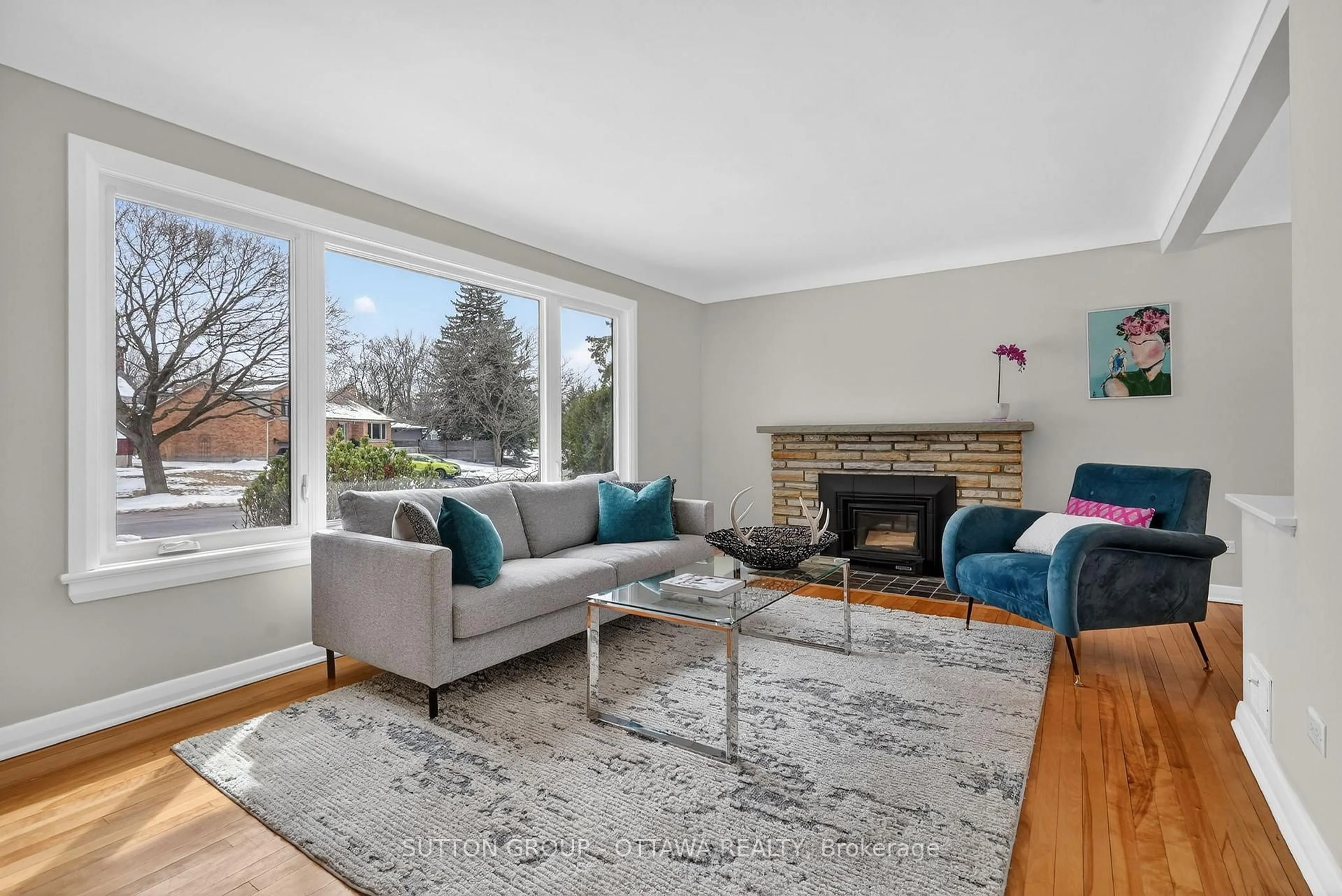 Living room with furniture, unknown for 499 NEIGHBOURHOOD Way, Ottawa Ontario K1G 0J3