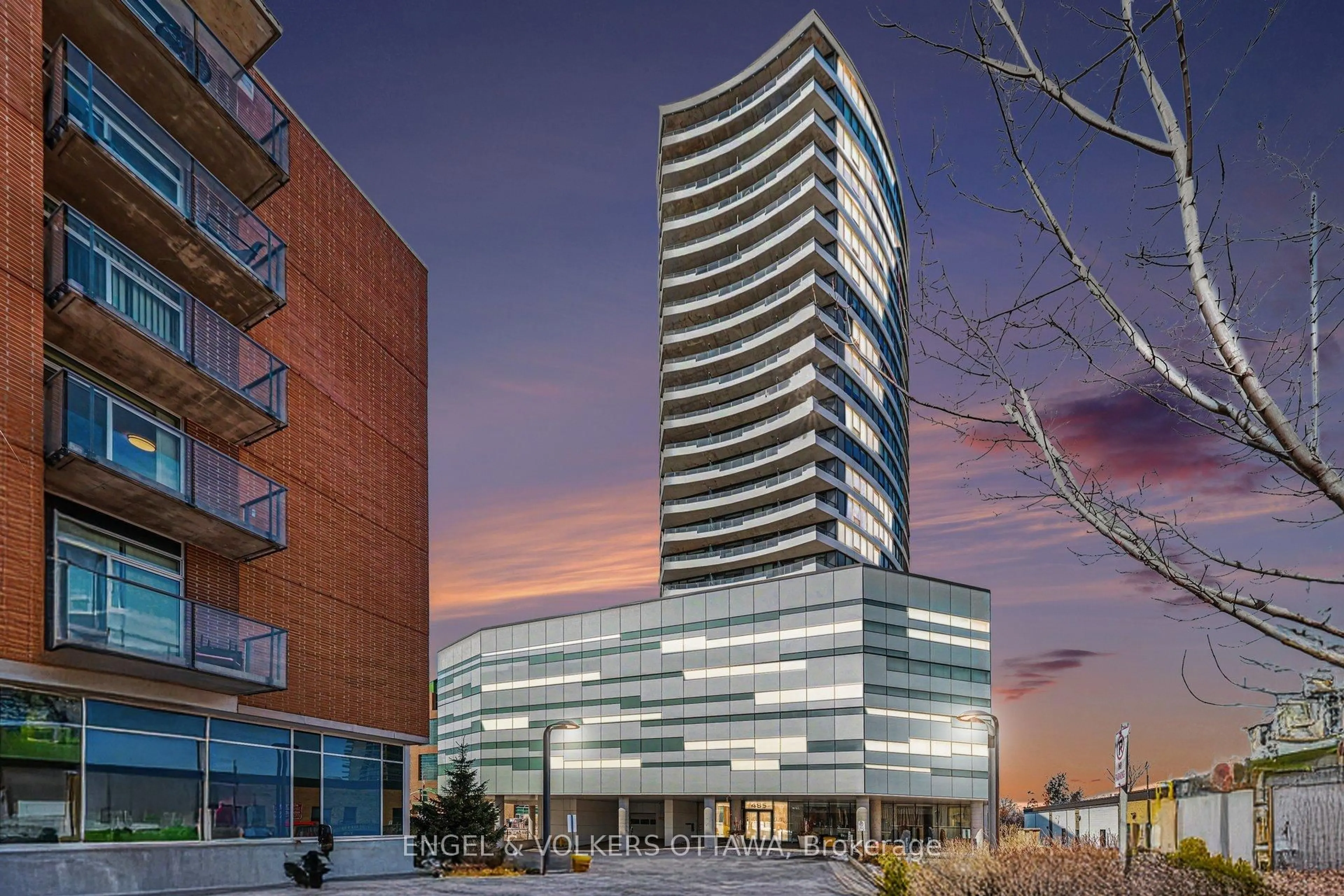 Indoor foyer for 485 Richmond Rd #1508, Ottawa Ontario K2A 3W9