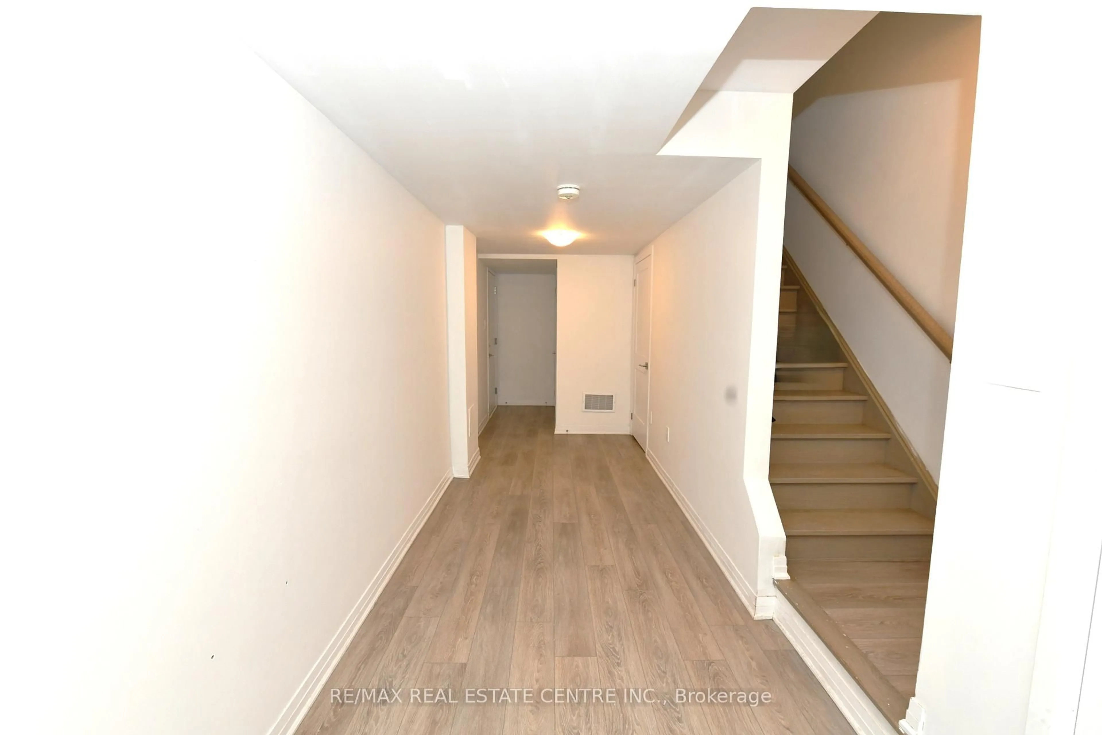 Unknown for 51 Sparrow Ave #70, Cambridge Ontario N1T 0E5