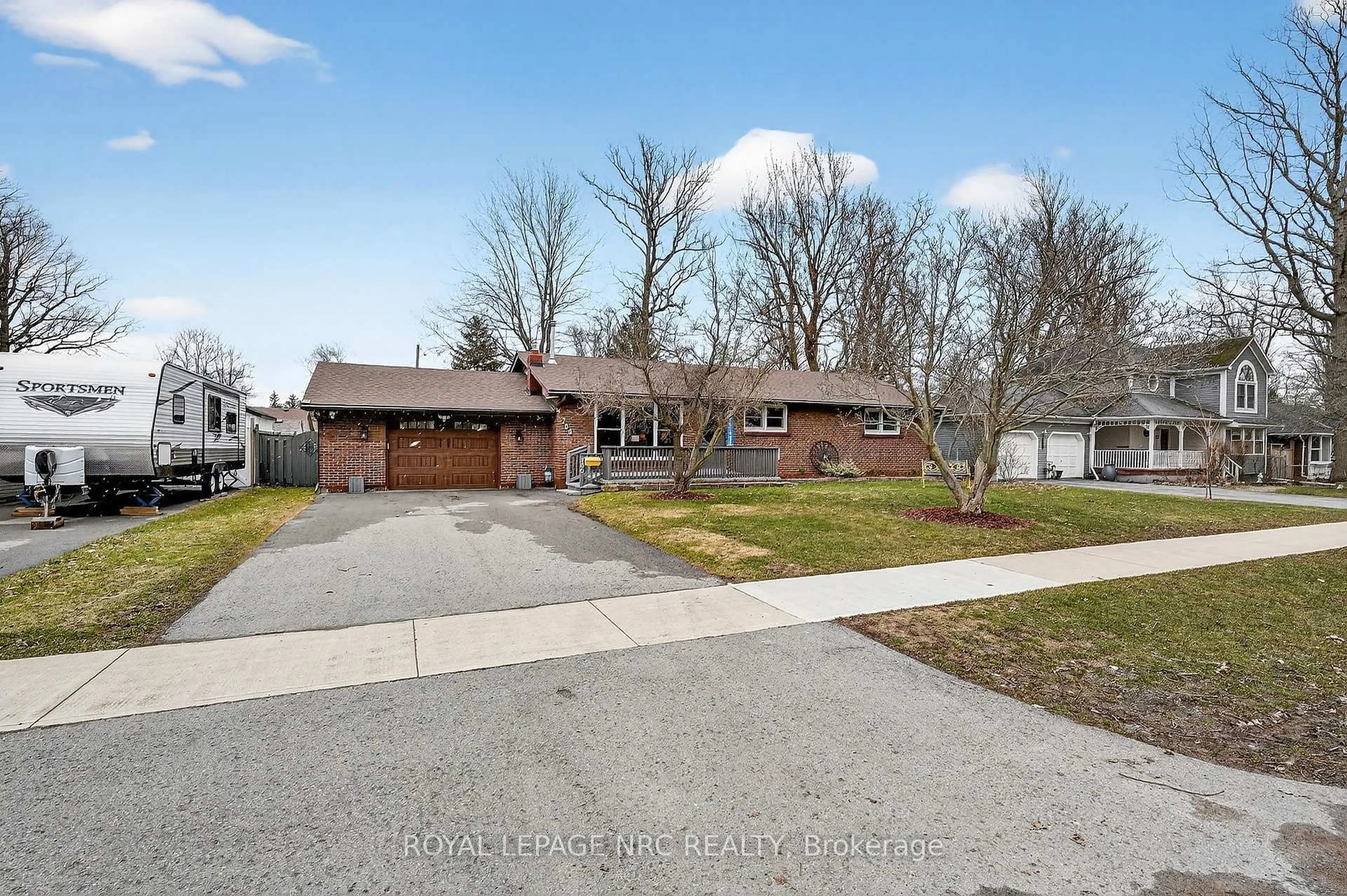 Home with brick exterior material, street for 700 Lakeside Rd, Fort Erie Ontario L2A 4Y5