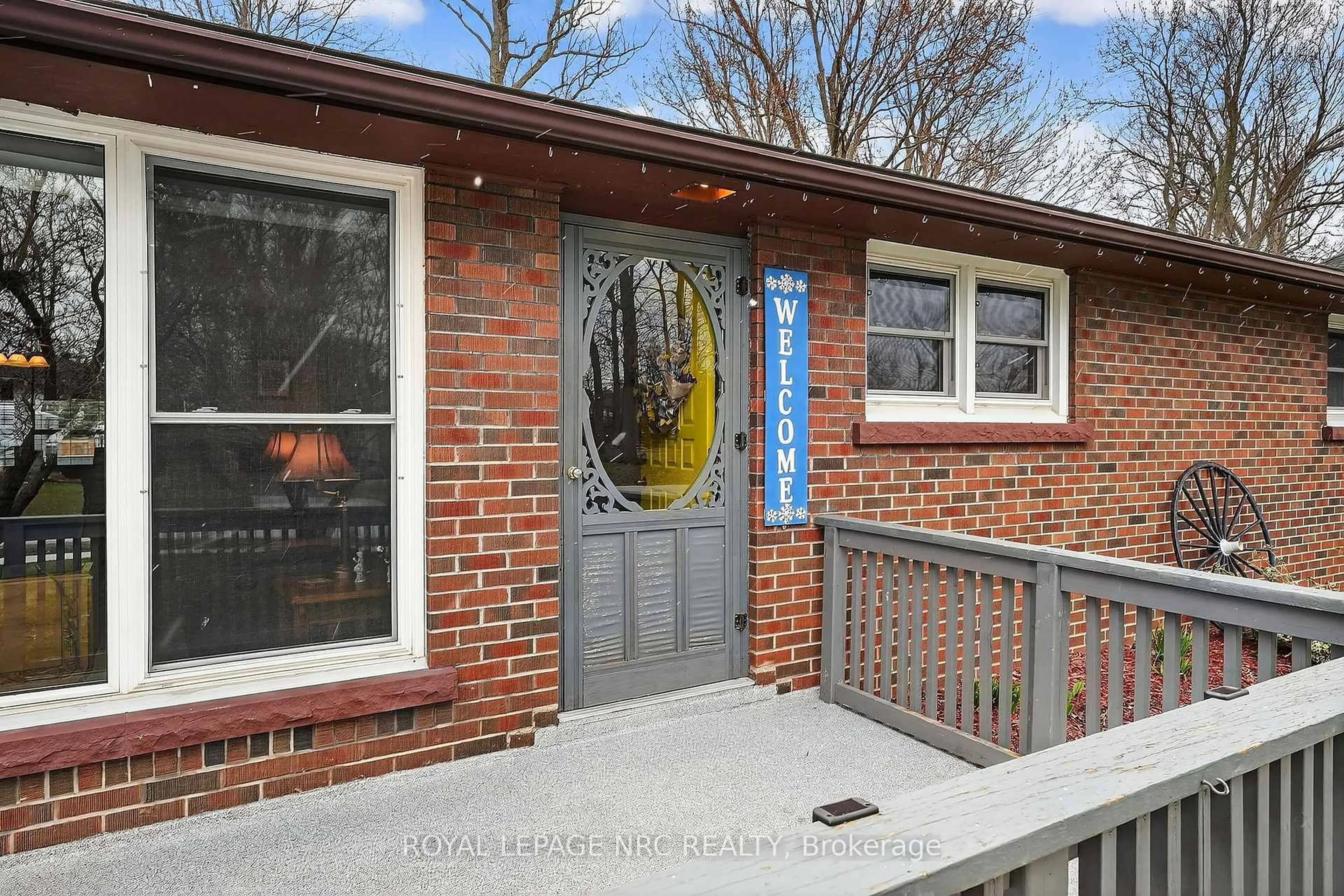 Home with brick exterior material, street for 700 Lakeside Rd, Fort Erie Ontario L2A 4Y5