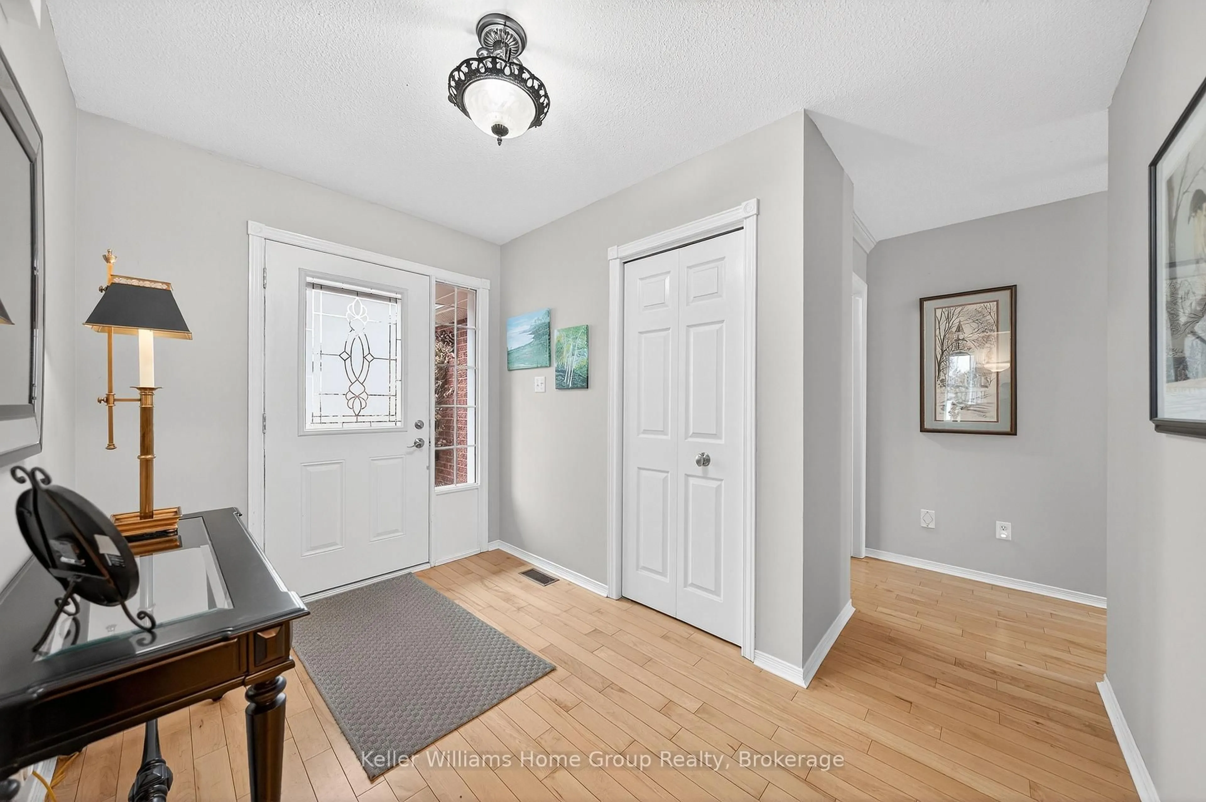 Indoor entryway for 599 Harvey St, Centre Wellington Ontario N1M 3J4