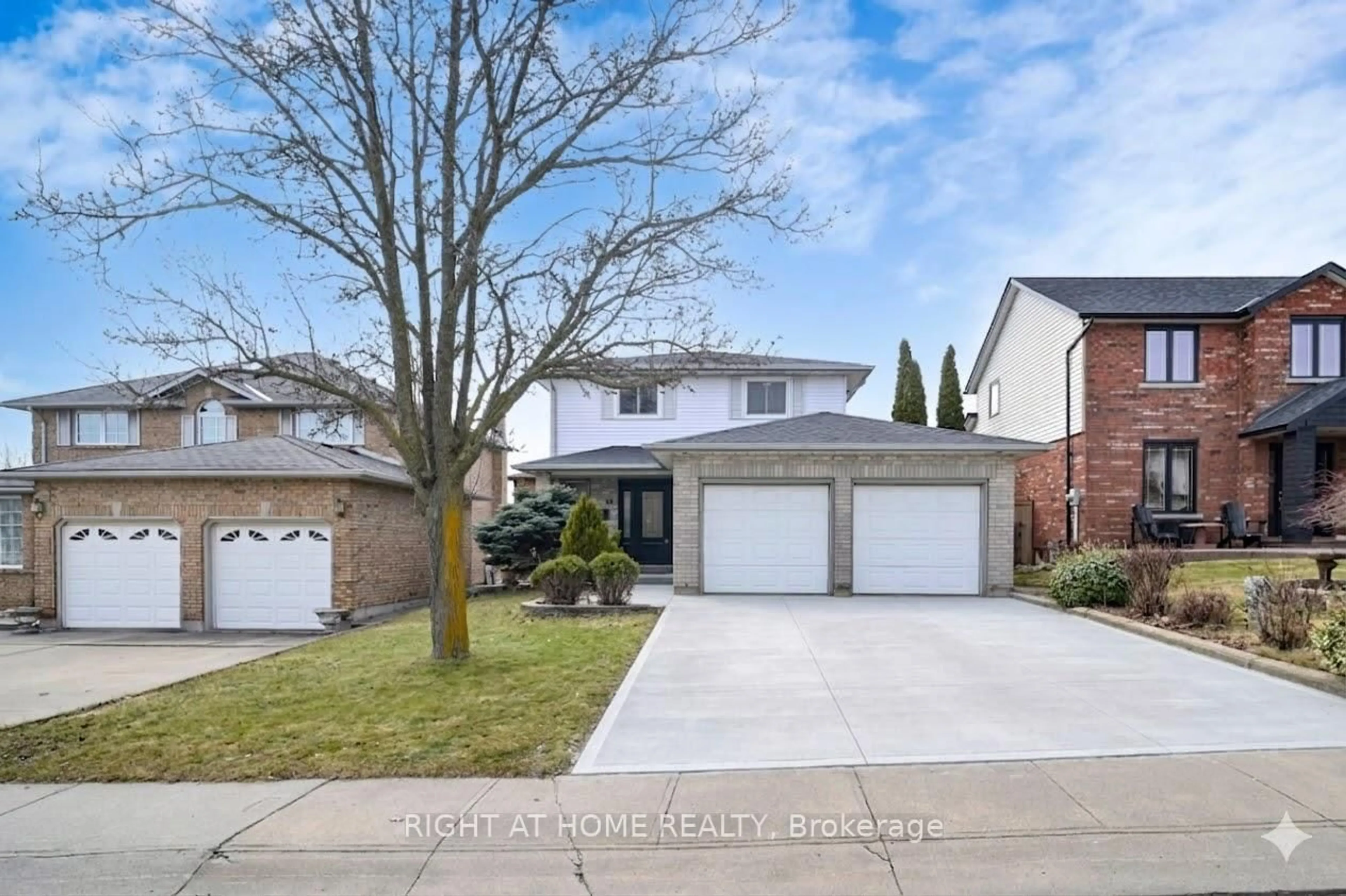 Home with brick exterior material, street for 62 Como Pl, Hamilton Ontario L9B 1Y4