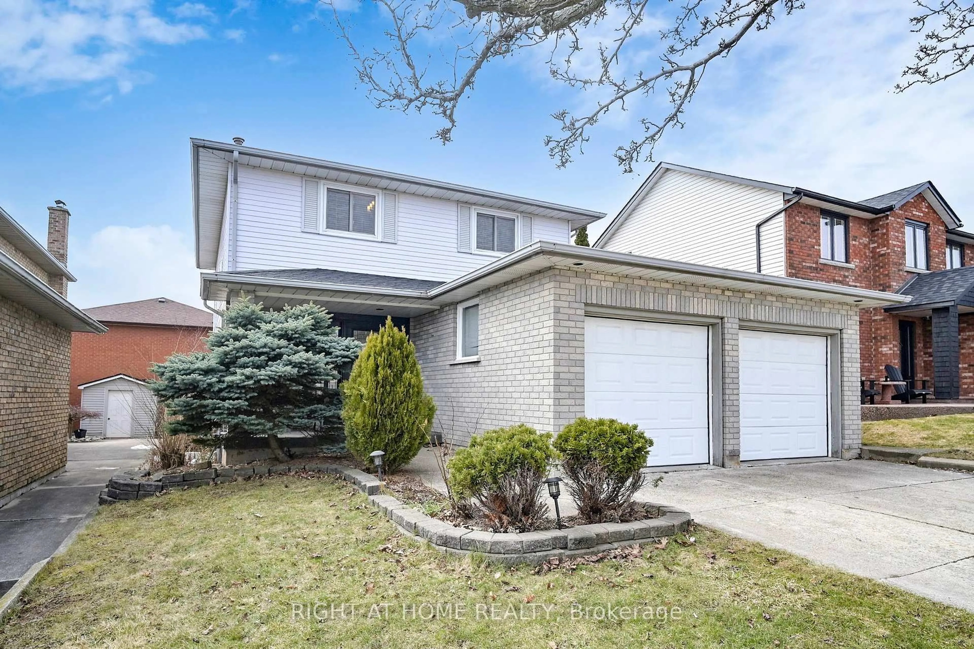 Home with brick exterior material, street for 62 Como Pl, Hamilton Ontario L9B 1Y4
