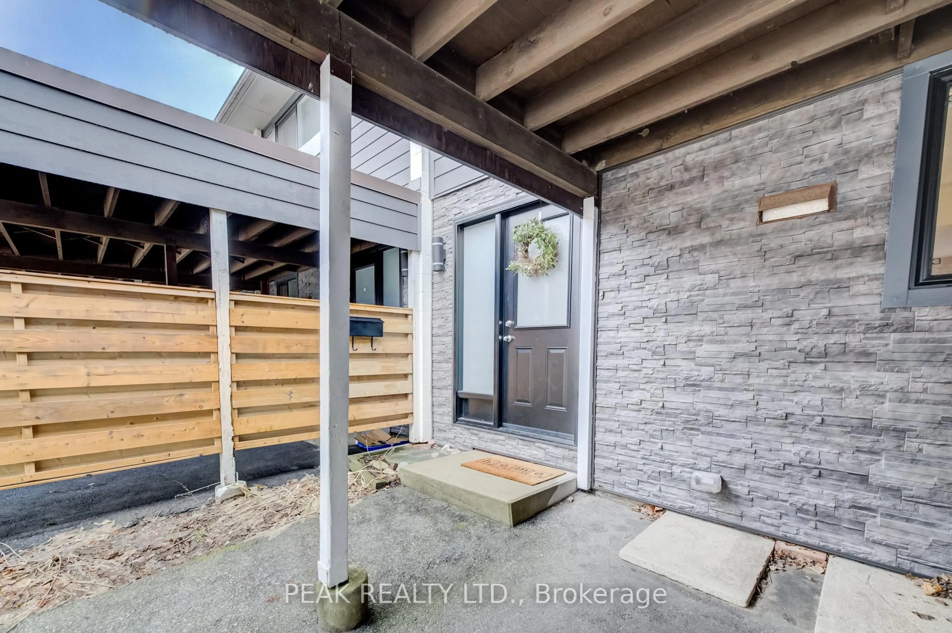 Indoor entryway for 135 Chalmers St #57, Cambridge Ontario N1R 6M2