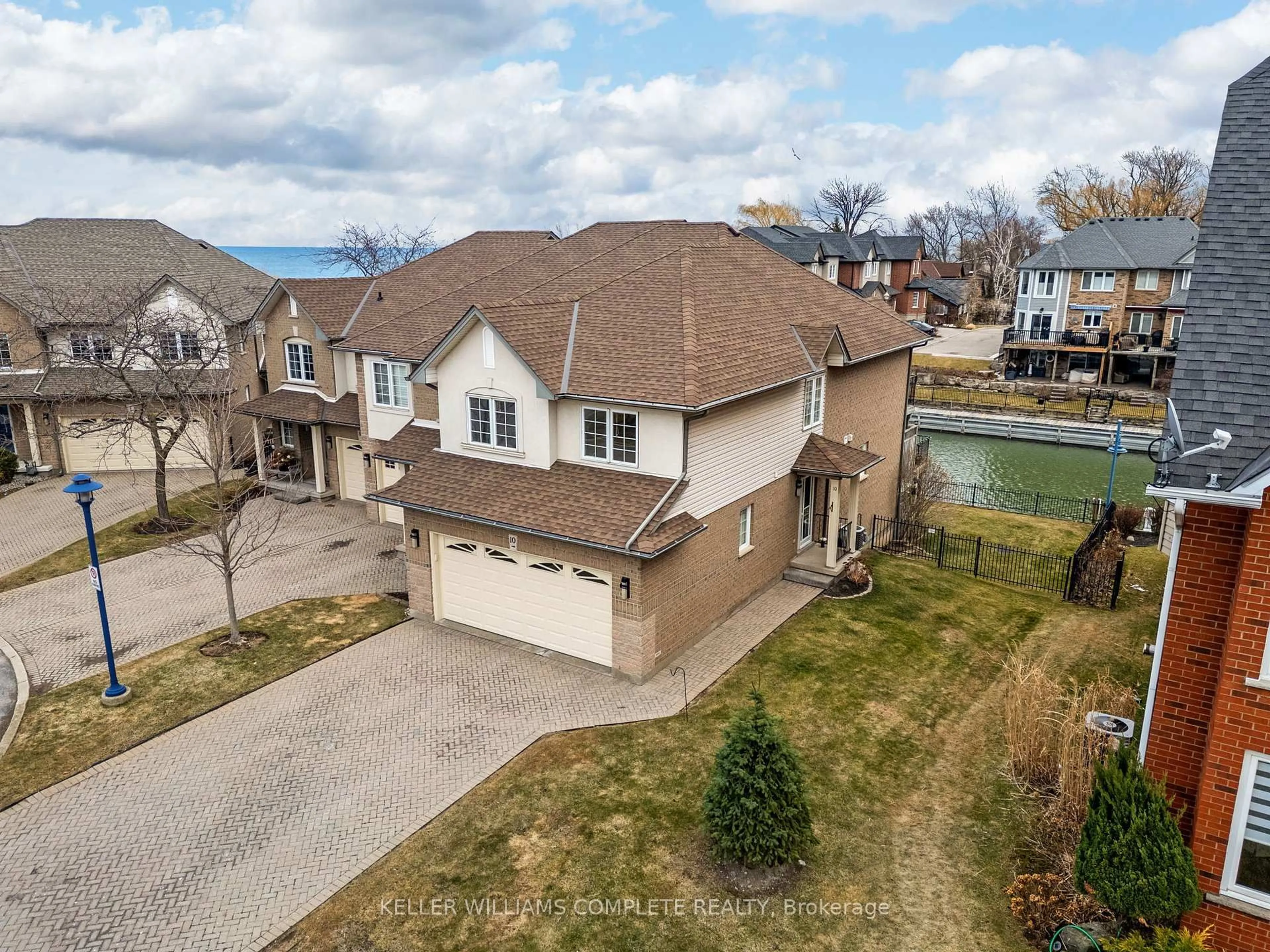 A pic from outside/outdoor area/front of a property/back of a property/a pic from drone, water/lake/river/ocean view for 85 Edgewater Dr #10, Hamilton Ontario L8E 4Z2