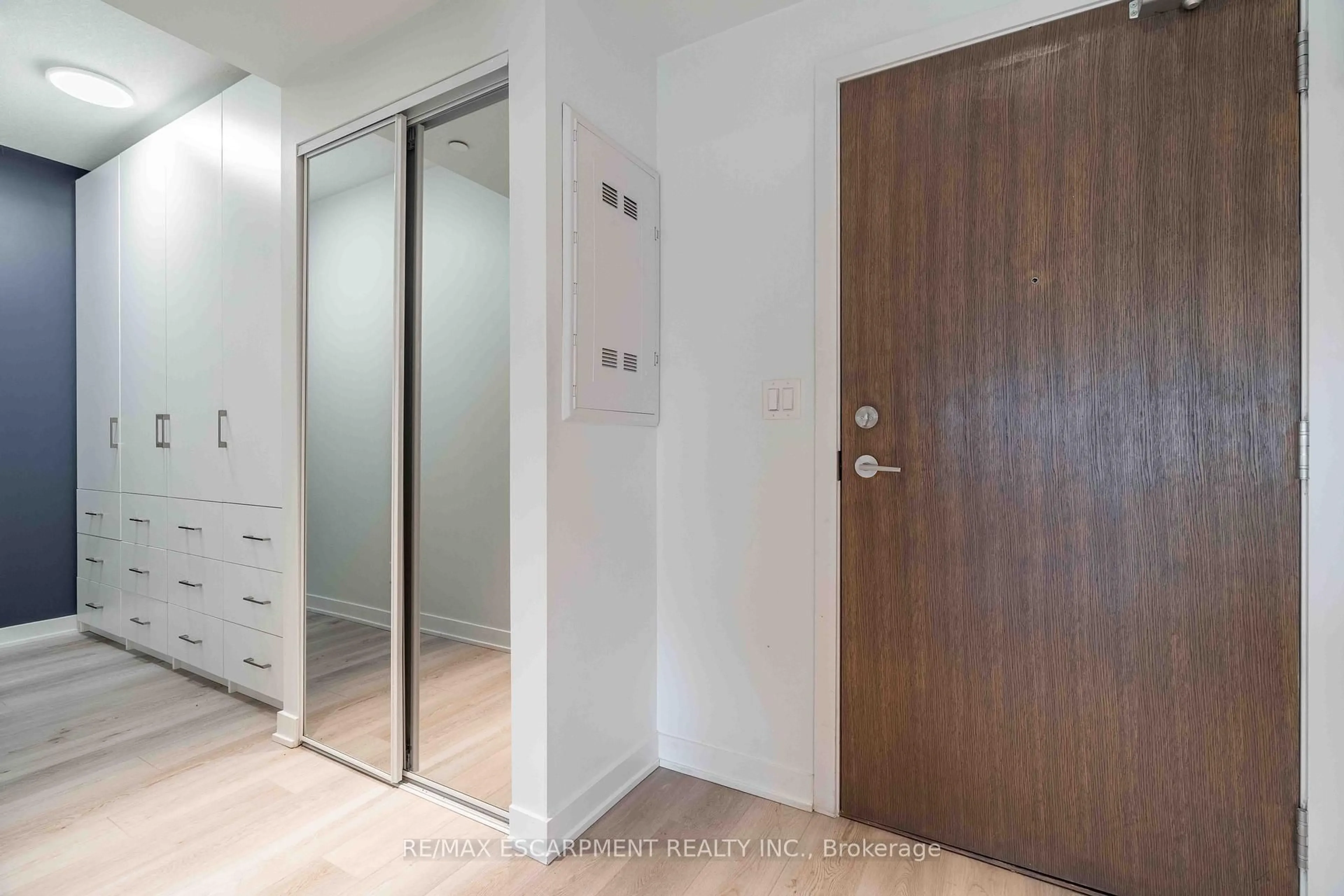 Unknown for 16 Markle Cres #504, Hamilton Ontario L9G 0H4