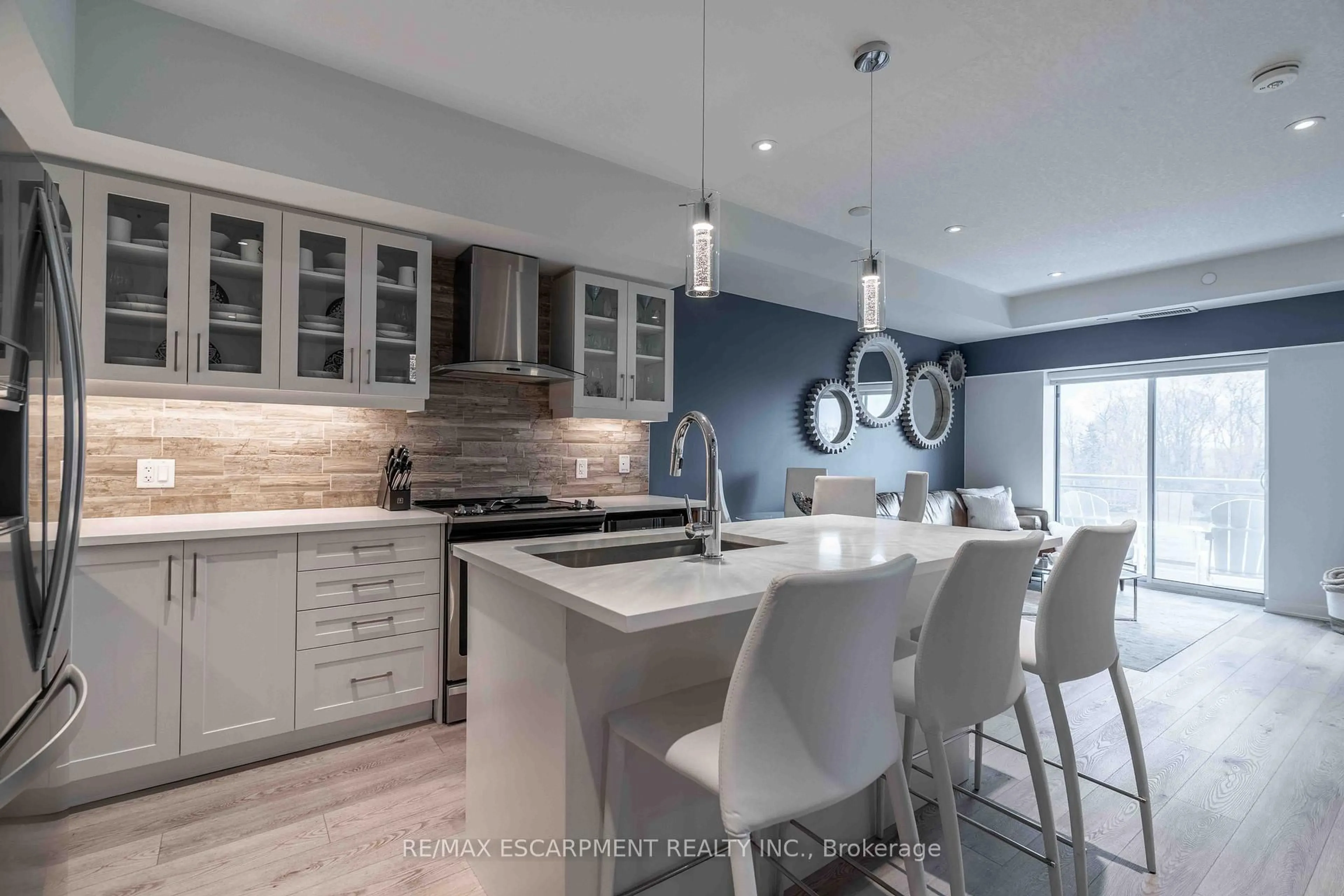 Contemporary kitchen, ceramic/tile floor for 16 Markle Cres #504, Hamilton Ontario L9G 0H4