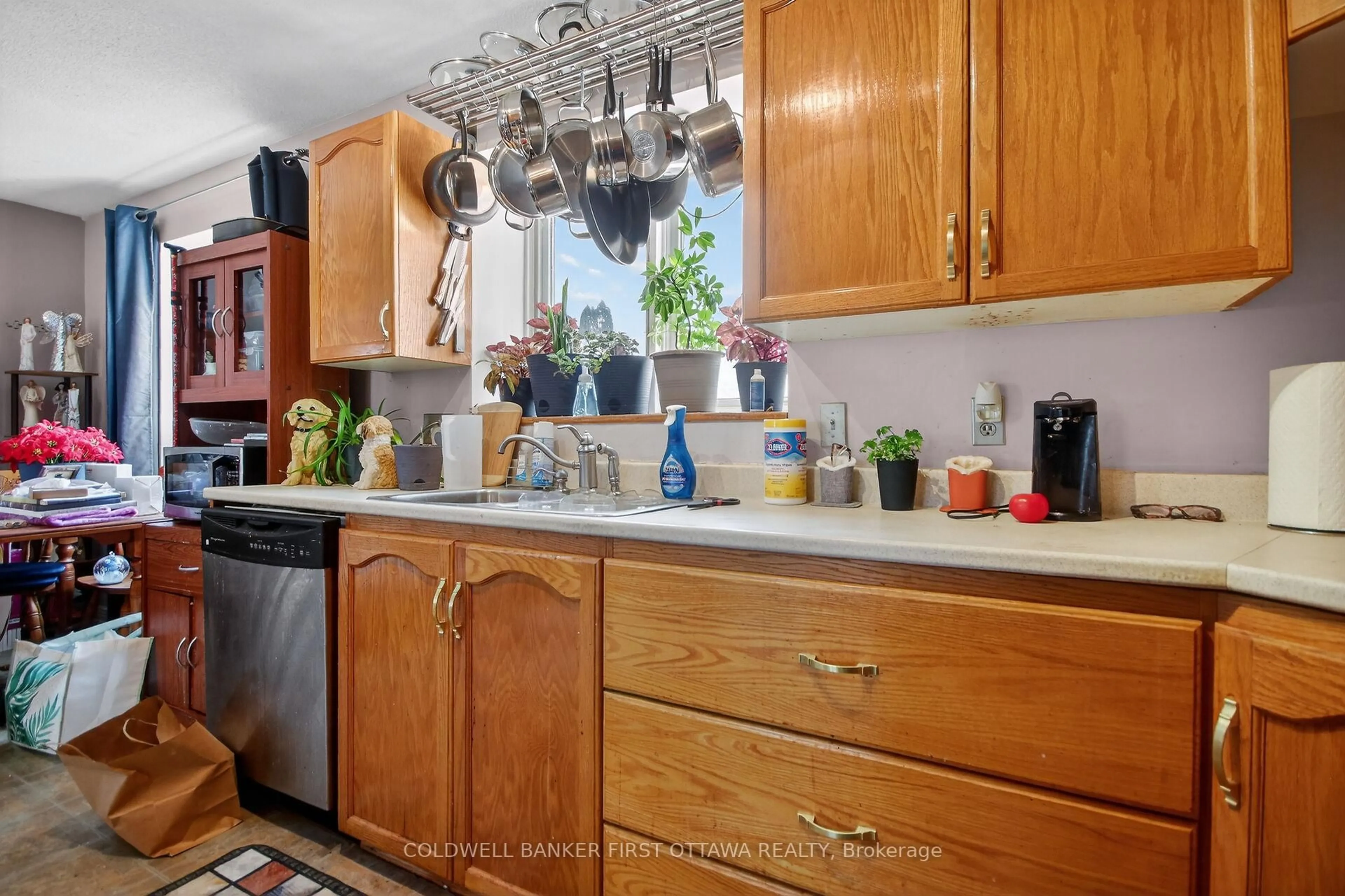 Standard kitchen, unknown for 133 Antrim St, Carleton Place Ontario K7C 1A6