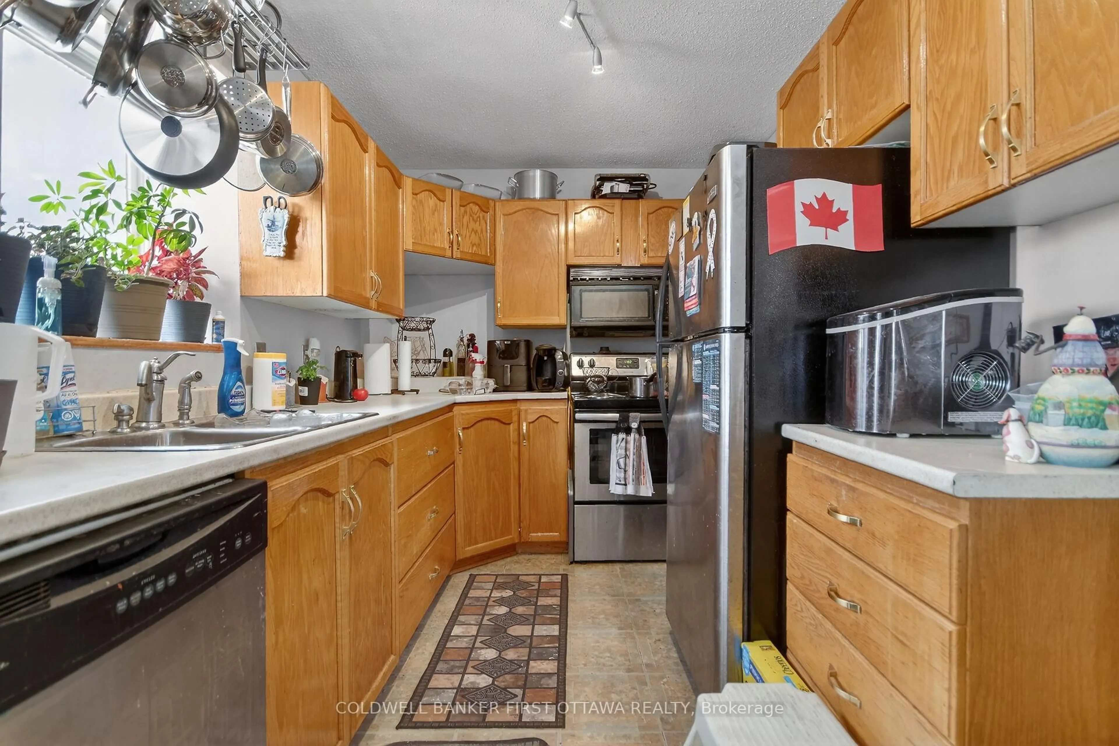Standard kitchen, unknown for 133 Antrim St, Carleton Place Ontario K7C 1A6
